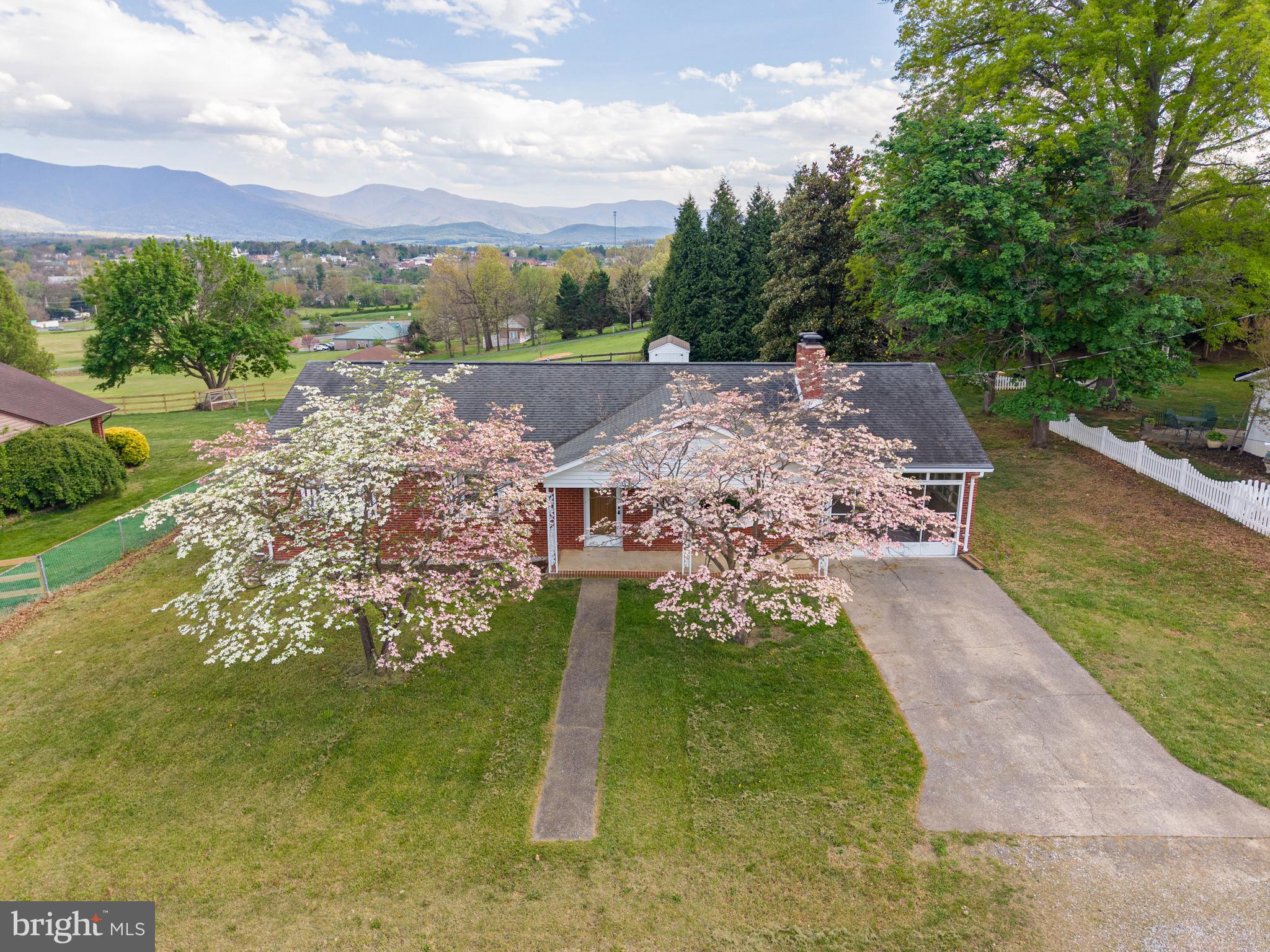 WOODLAND PARK - Residential