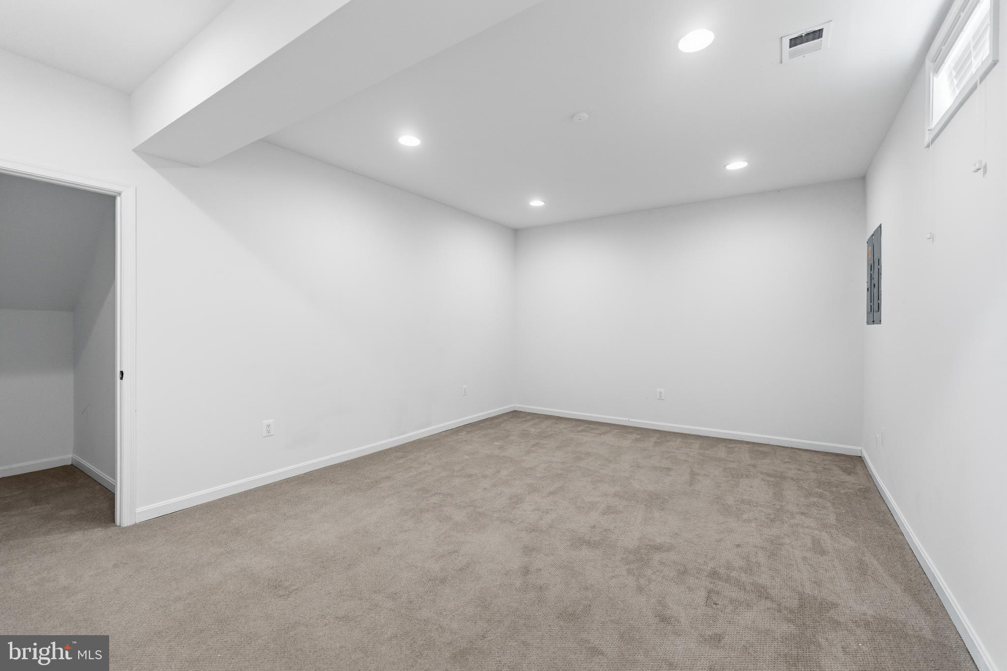 HUNTER RIDGE ESTATES - Residential