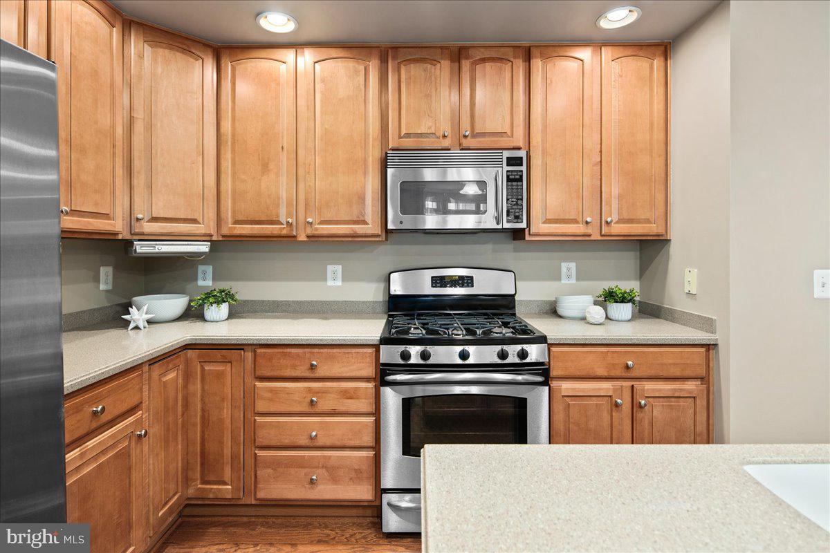 CONDOMINIUMS AT KIRKPATR - Residential