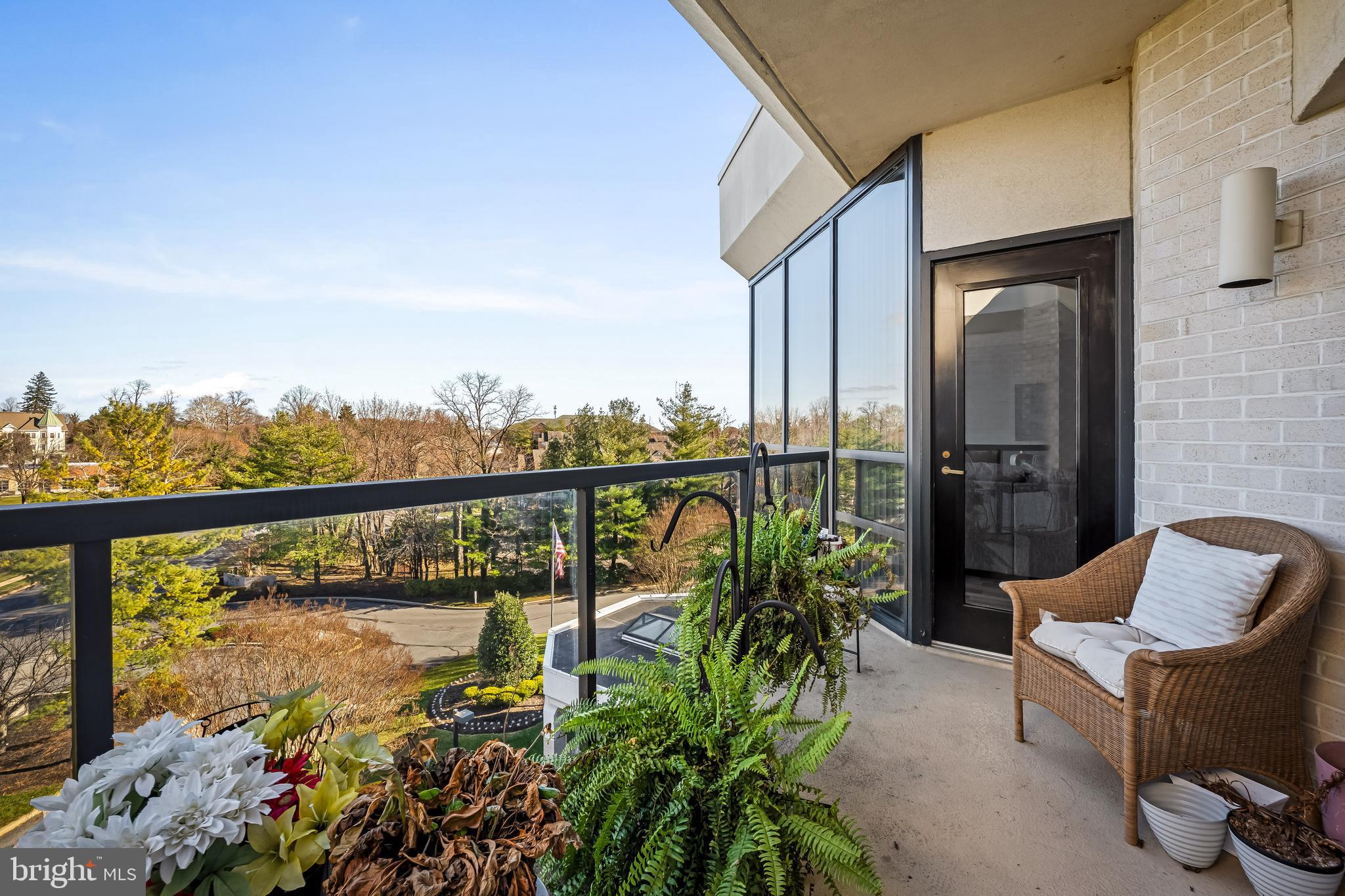 PAVILION IN THE PARK - Residential