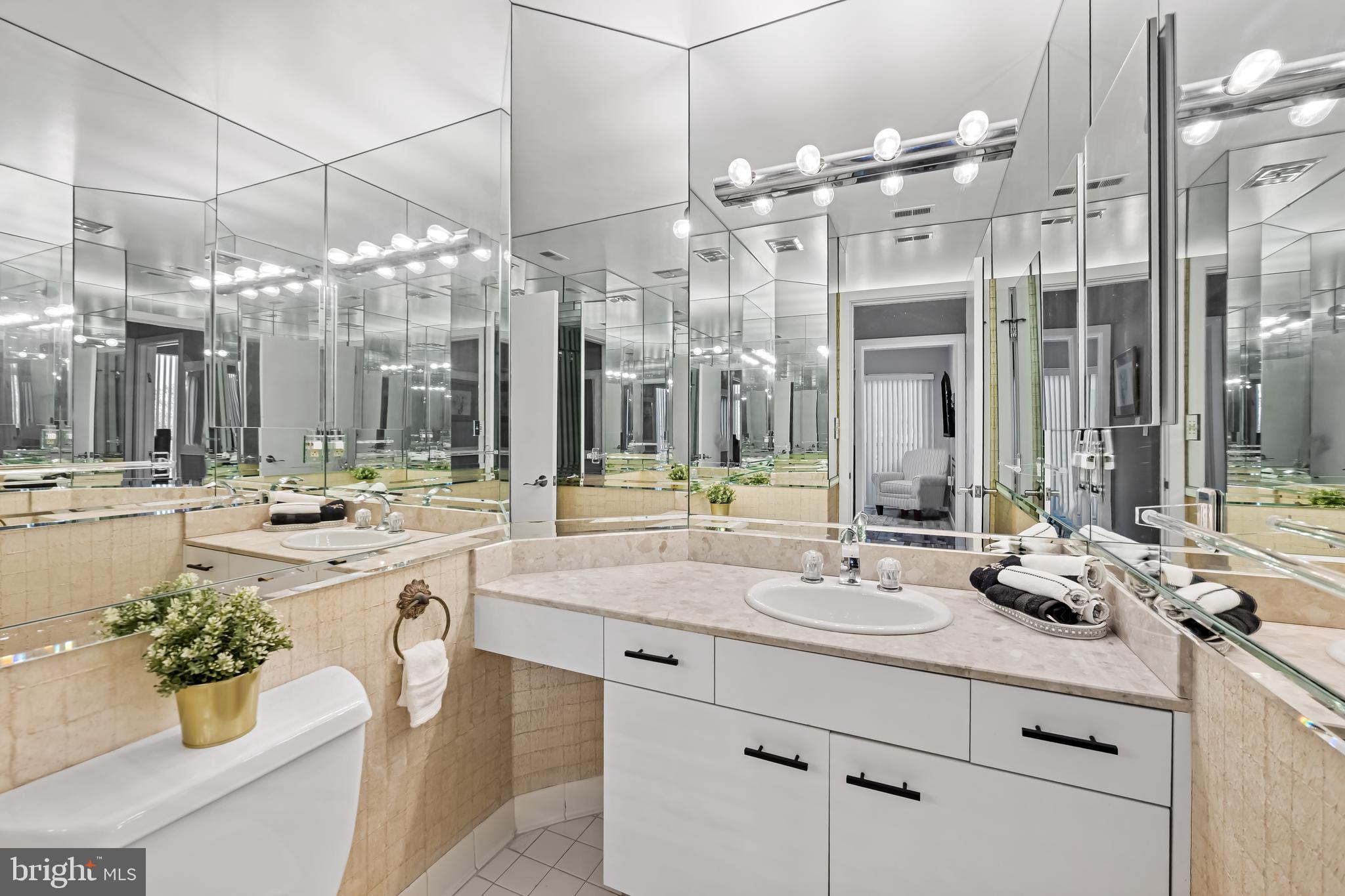 PAVILION IN THE PARK - Residential