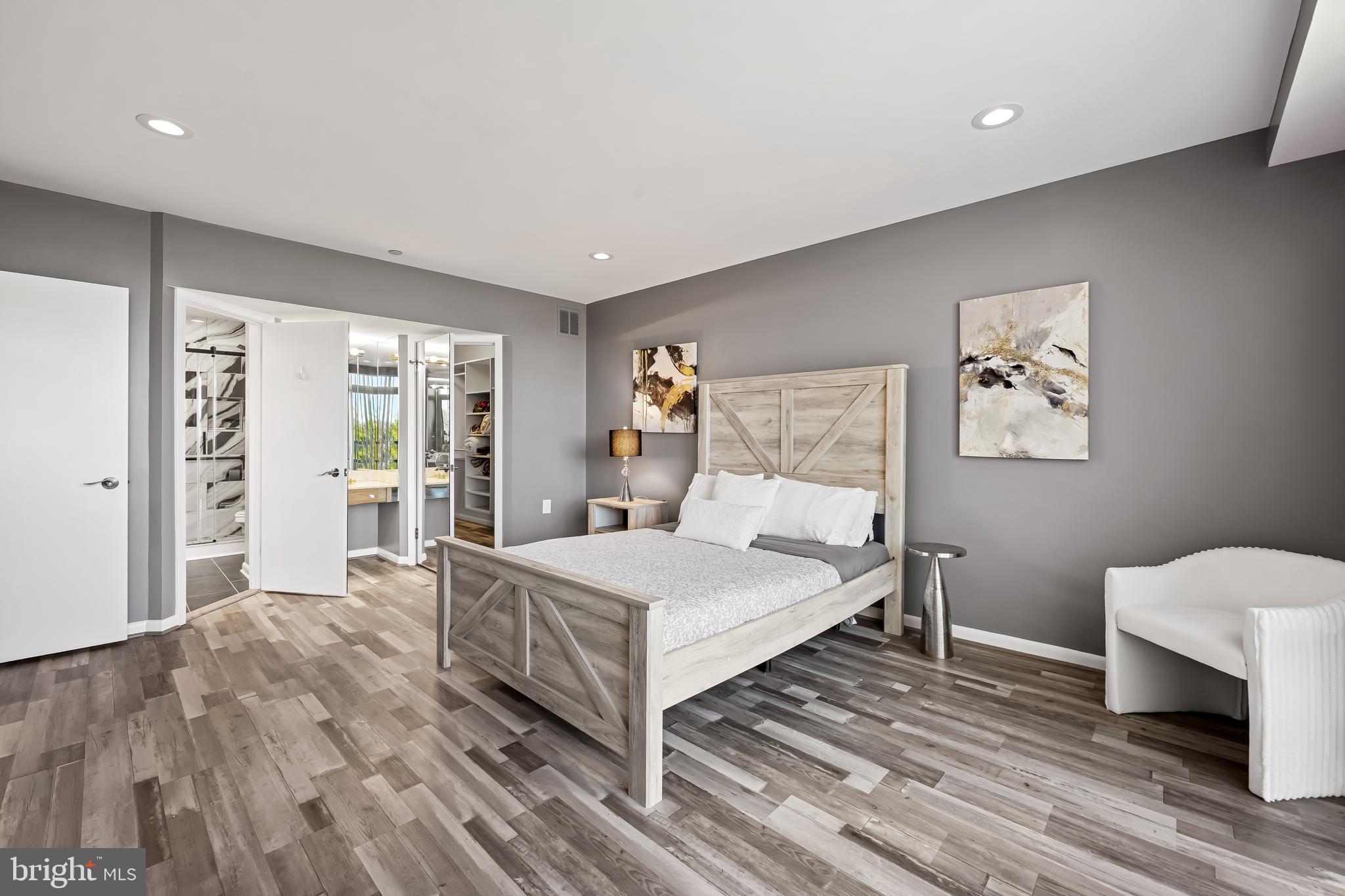 PAVILION IN THE PARK - Residential