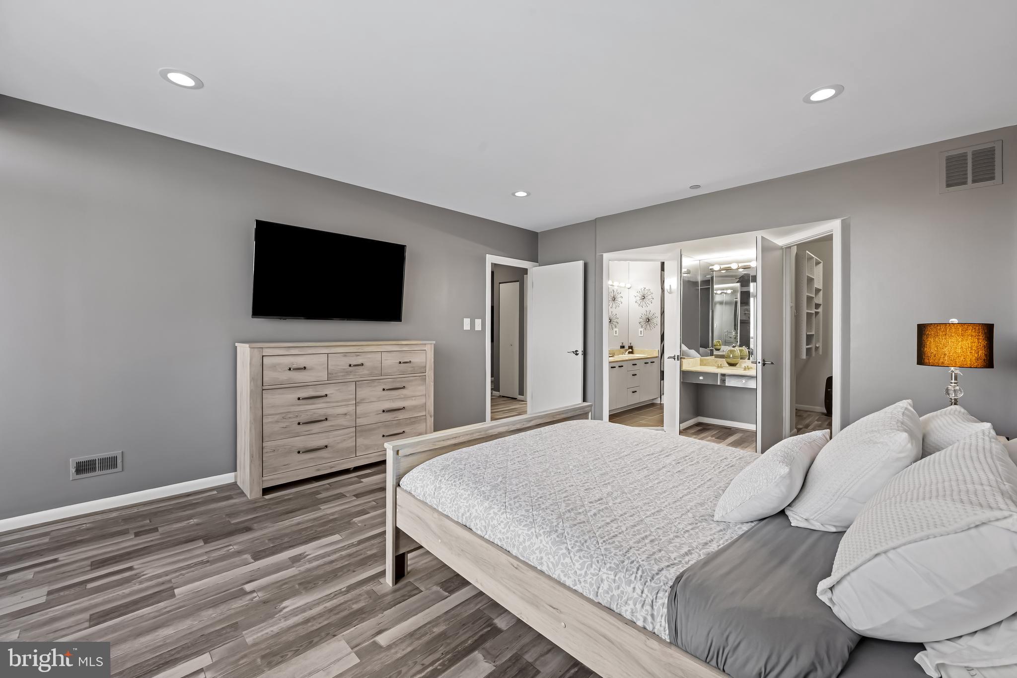 PAVILION IN THE PARK - Residential