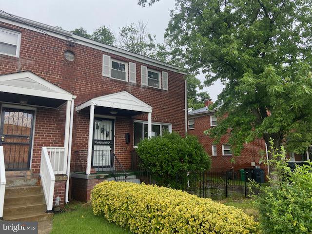 2702 KENTON PLACE
