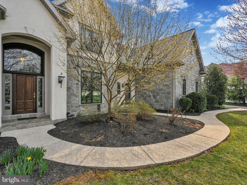 Photo of 1177 S BRISTOL DR, LITITZ, PA 17543 (MLS # PALA2032648)