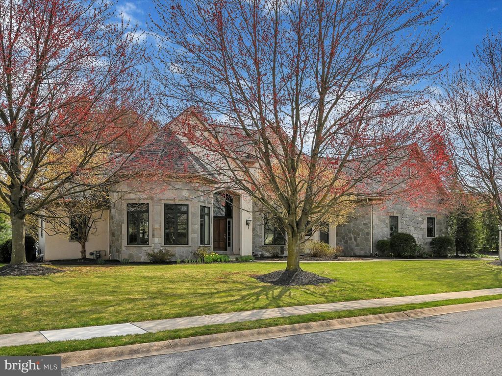 Photo of 1177 S BRISTOL DR, LITITZ, PA 17543 (MLS # PALA2032648)