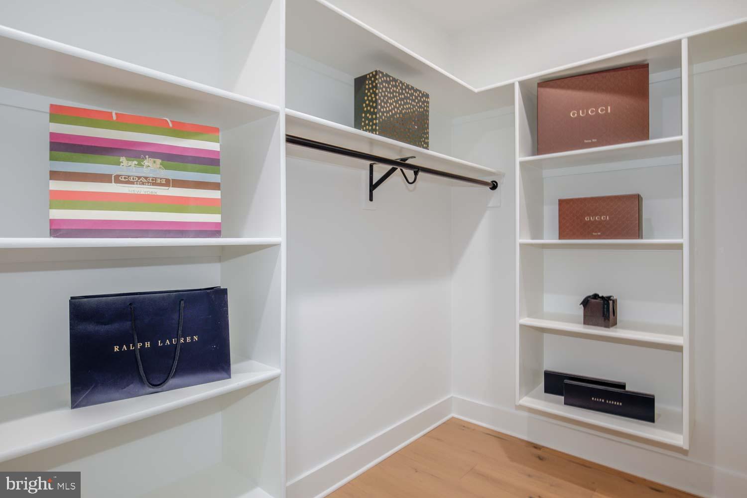 PARKWOOD - Residential