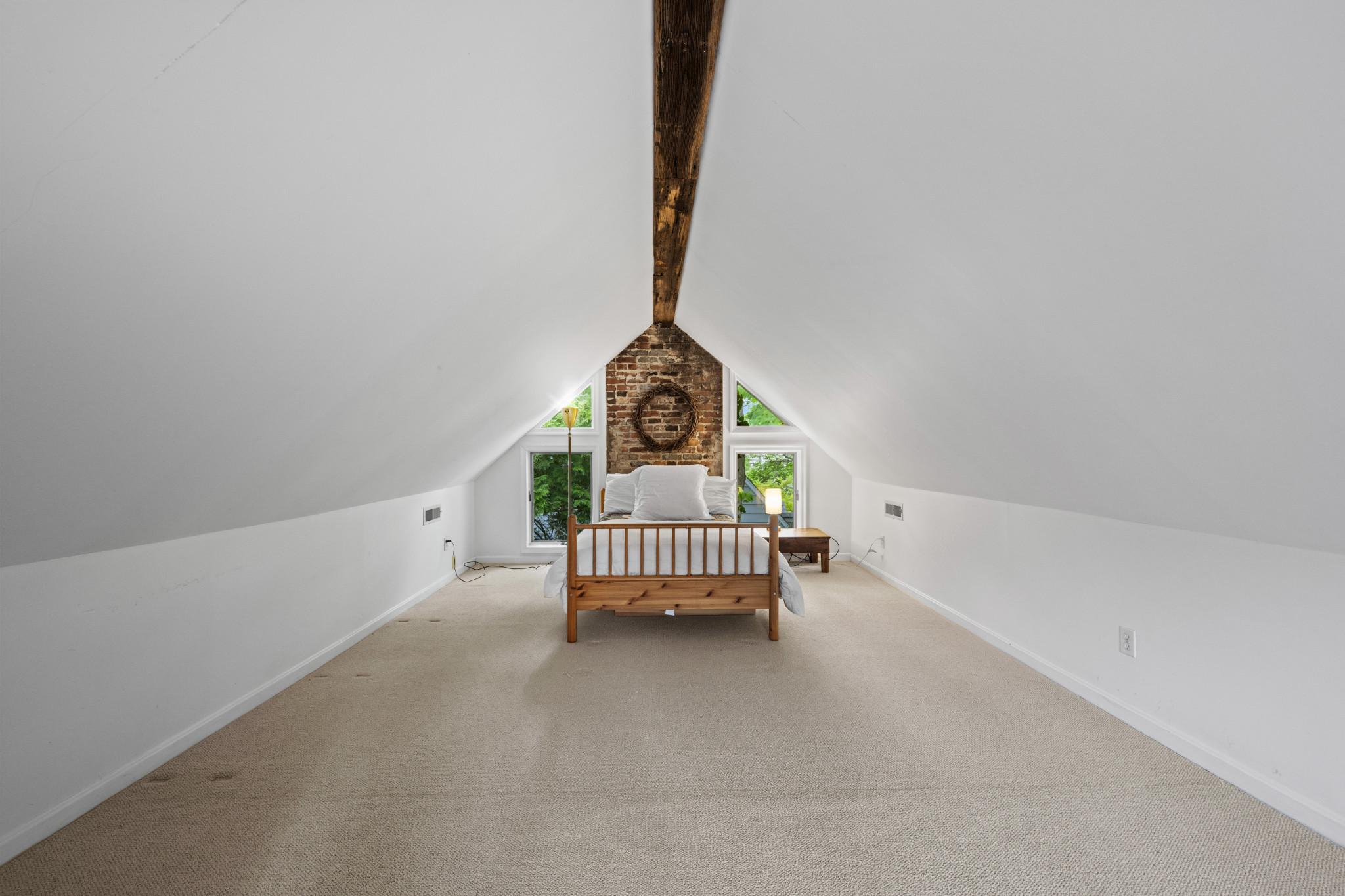 ROLAND PARK - Residential