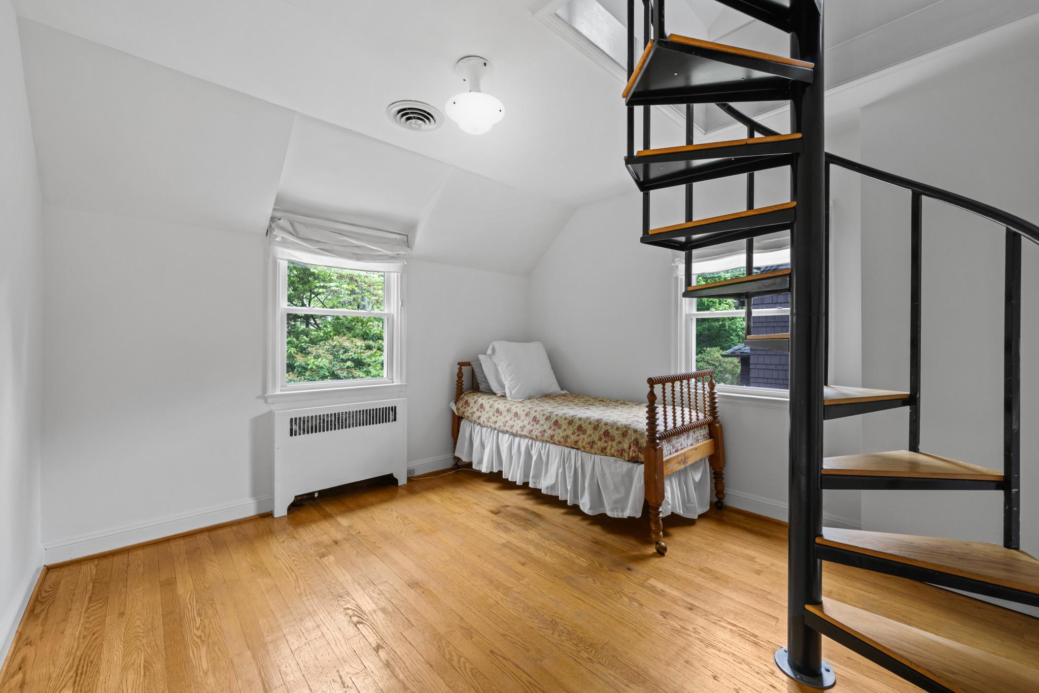 ROLAND PARK - Residential
