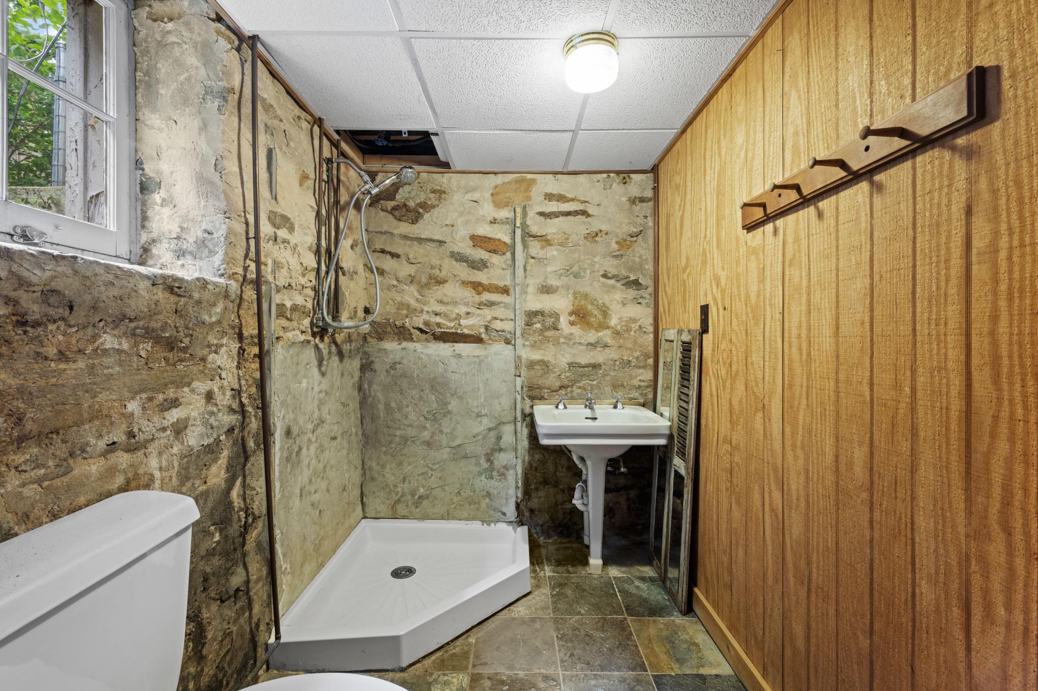 ROLAND PARK - Residential
