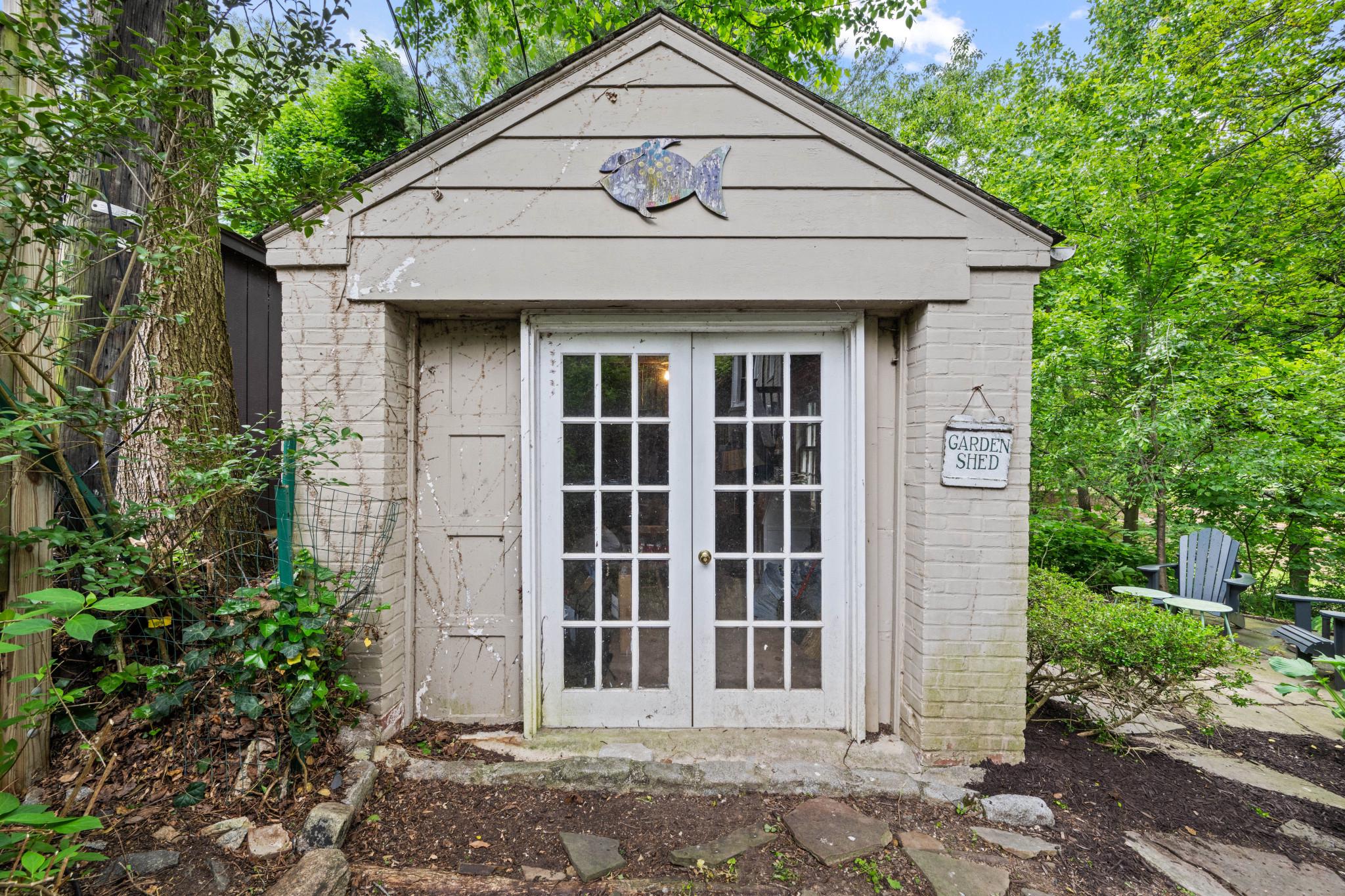 ROLAND PARK - Residential