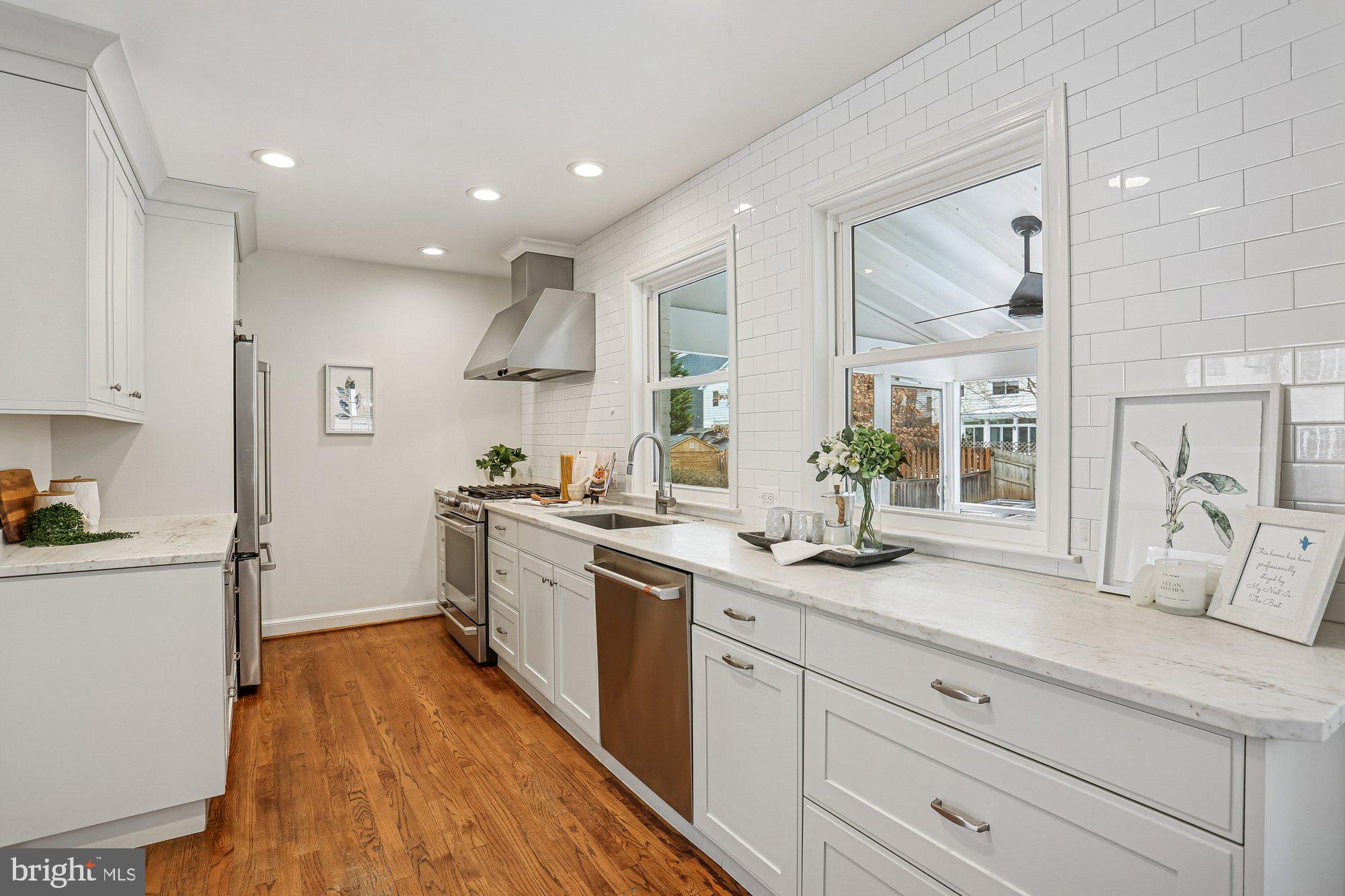 KENSINGTON ESTATES - Residential