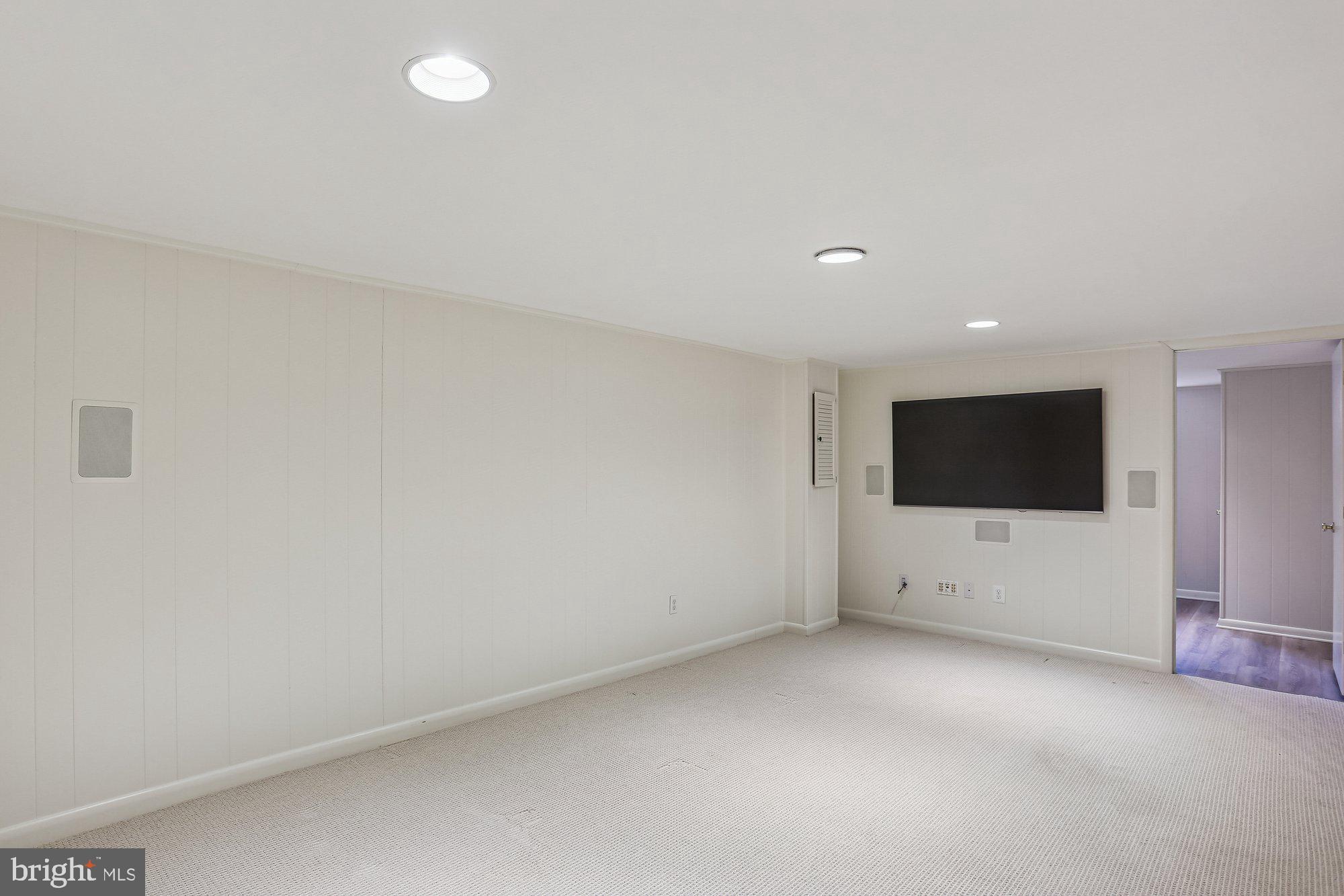 KENSINGTON ESTATES - Residential