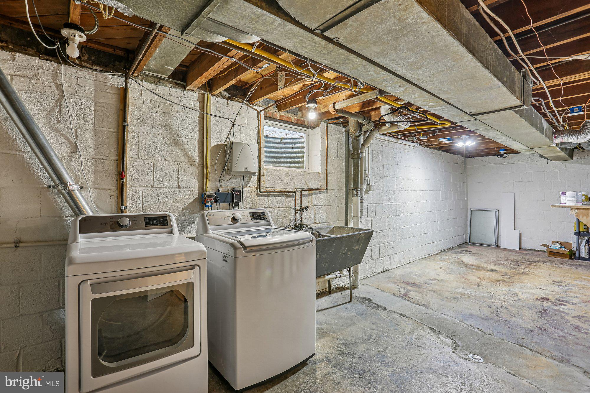 KENSINGTON ESTATES - Residential