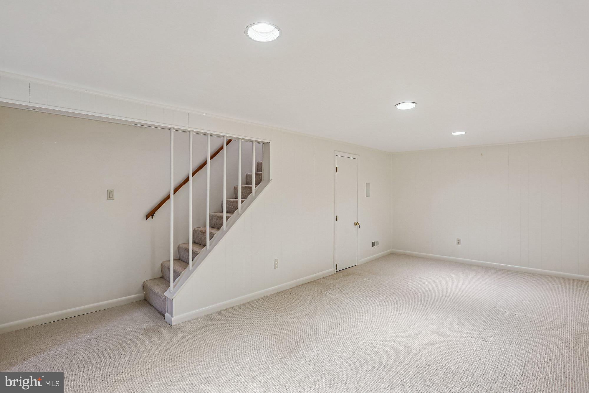 KENSINGTON ESTATES - Residential