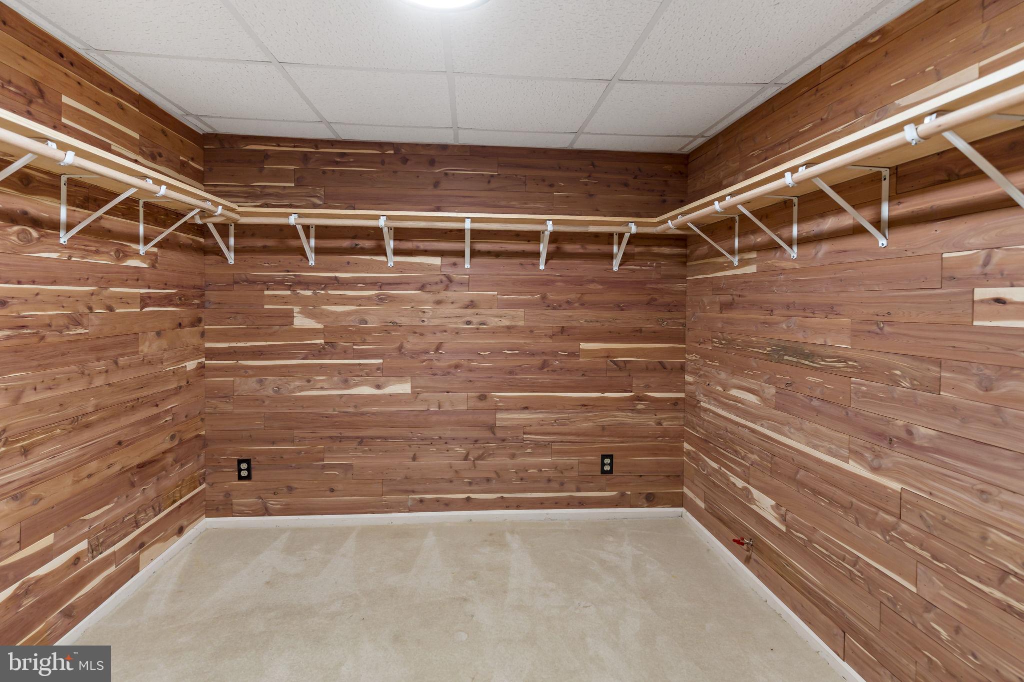 SLEEPY CREEK - Residential