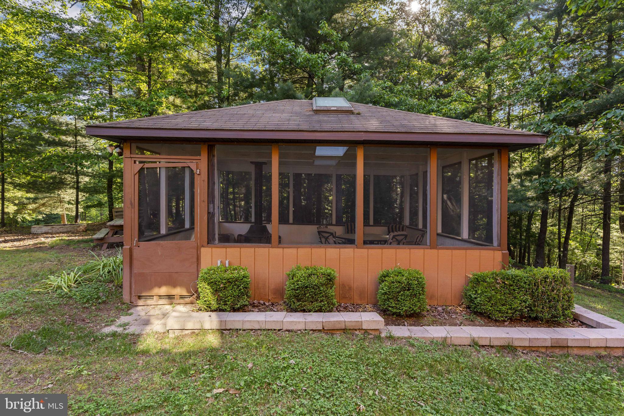 SLEEPY CREEK - Residential