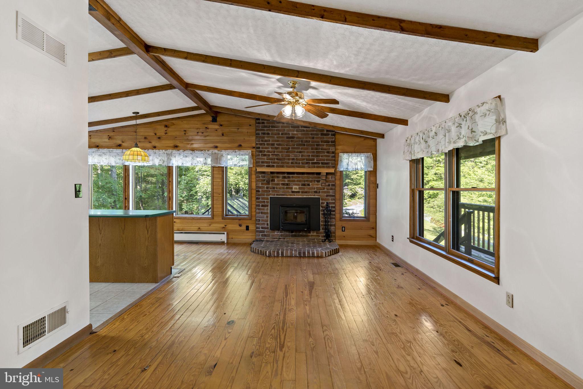 SLEEPY CREEK - Residential