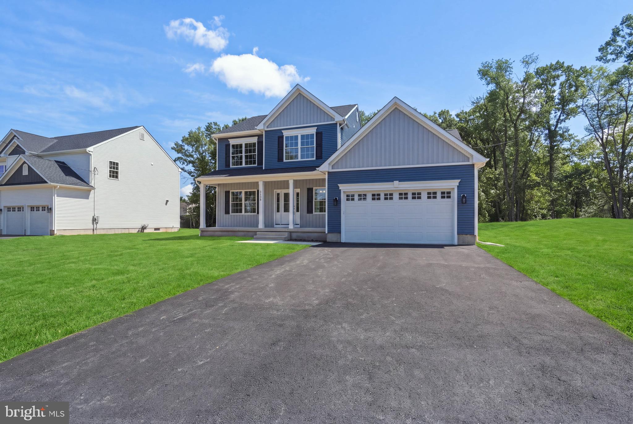 1179 HOLMES AVENUE - Photo 2