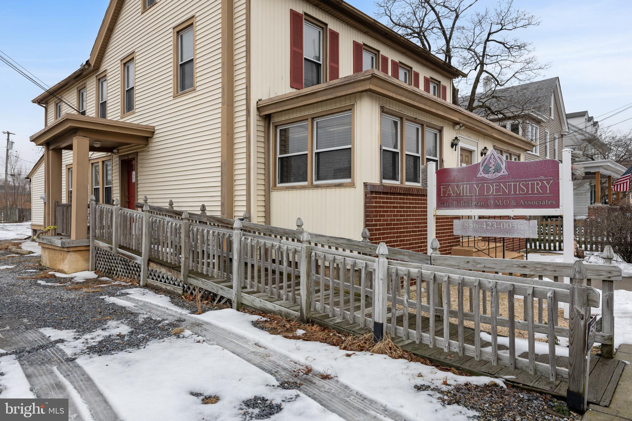 24 W BROAD STREET 26