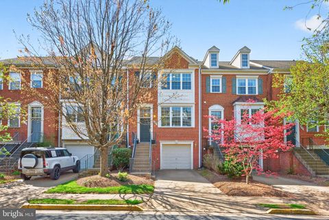 12017 EDGEMERE CIRCLE RESTON VA 20190