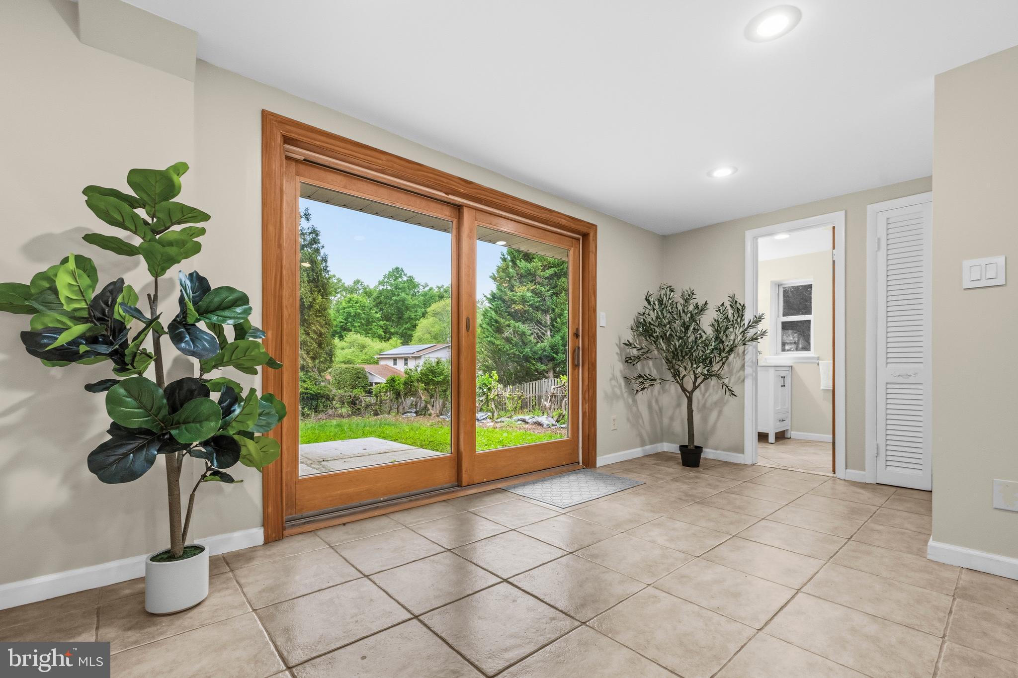 GREEN TREE MANOR - Residential