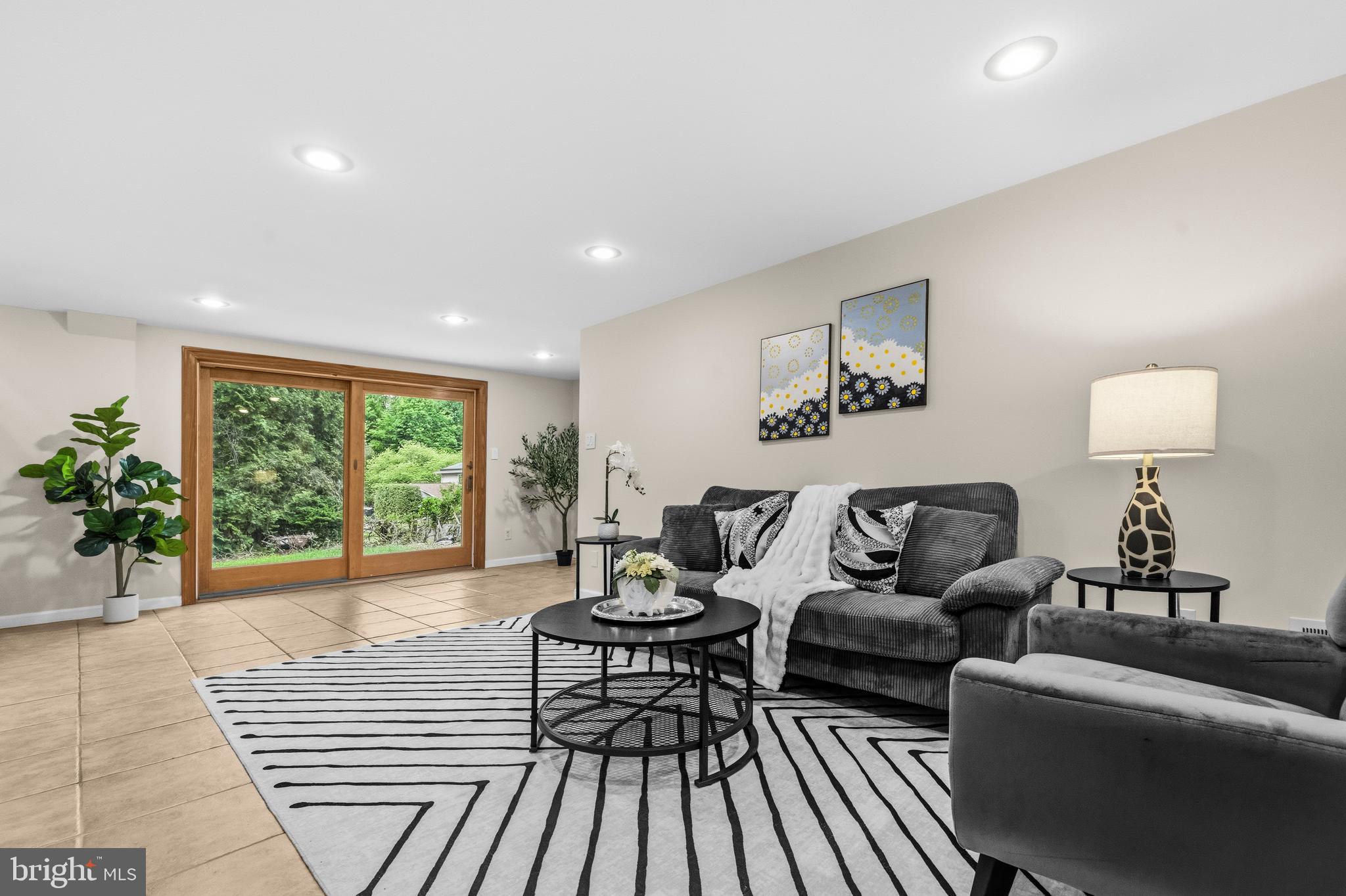 GREEN TREE MANOR - Residential