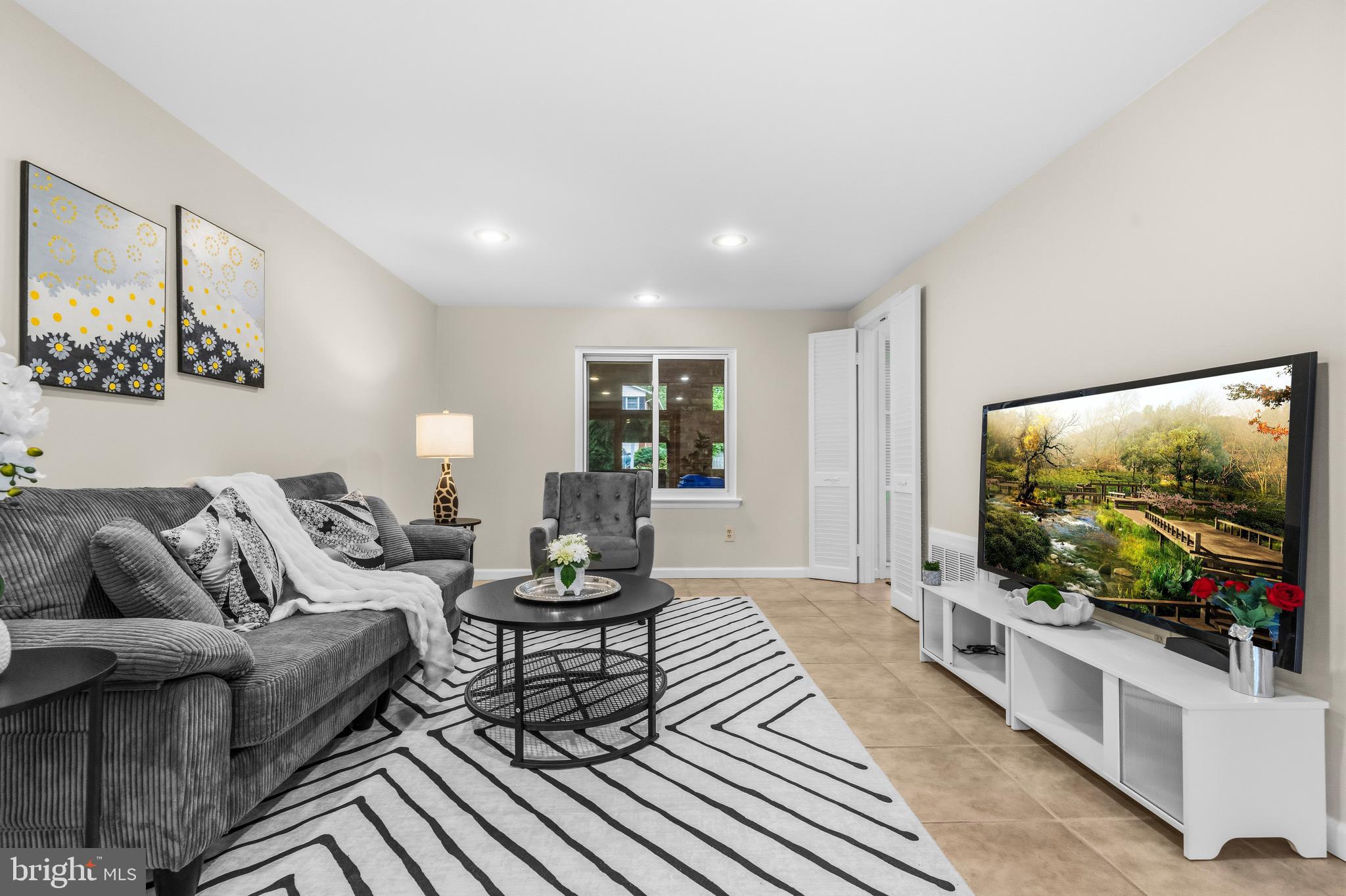 GREEN TREE MANOR - Residential