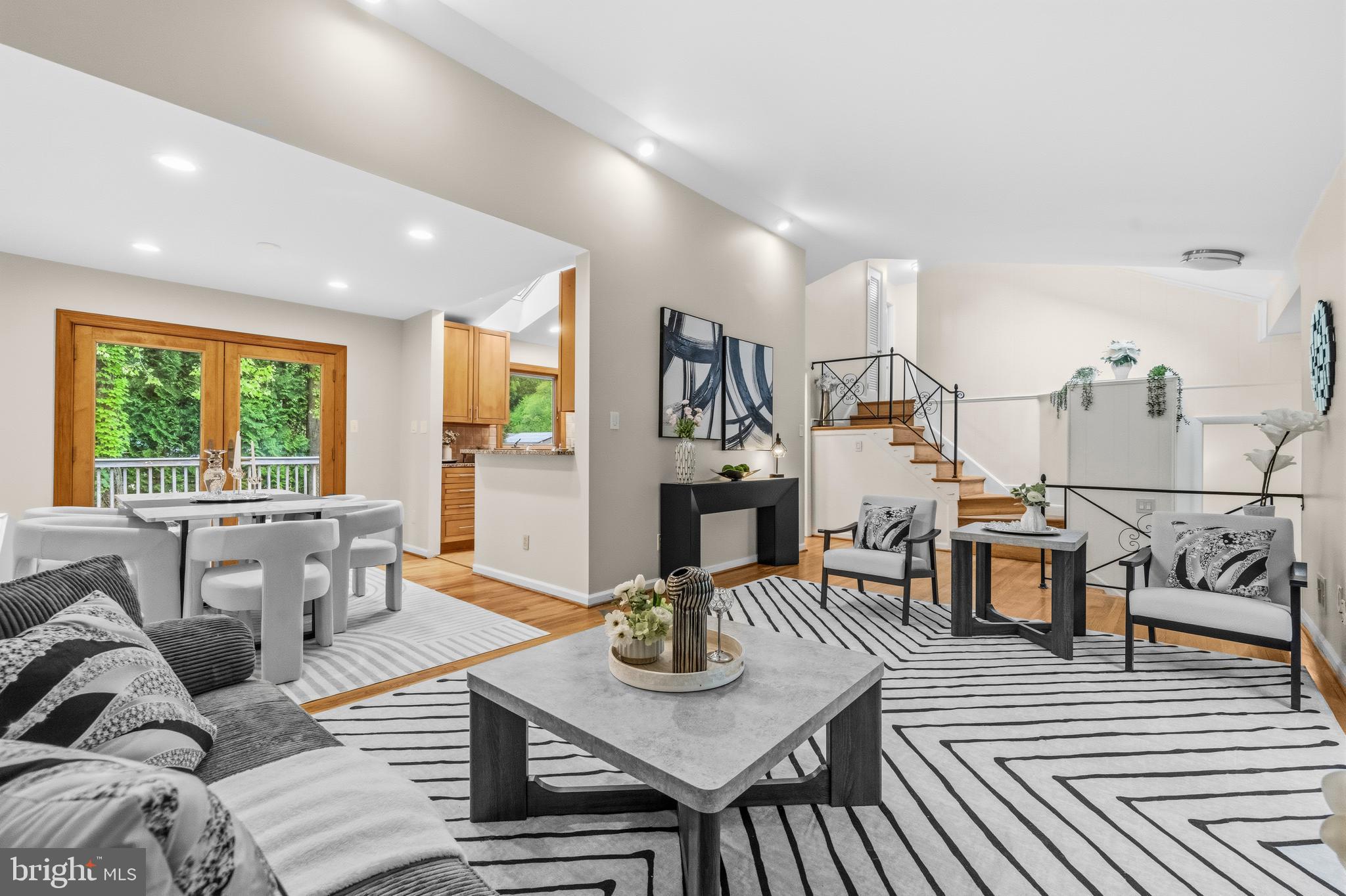 GREEN TREE MANOR - Residential