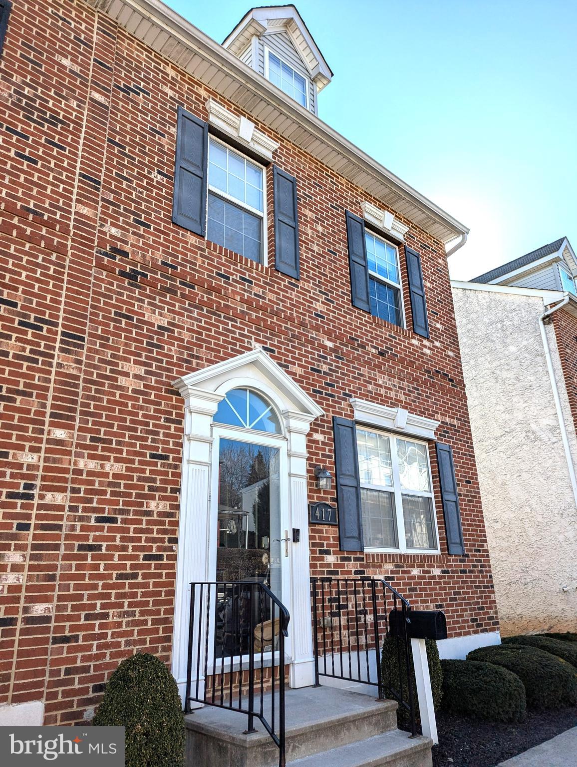 This end unit townhome has an open floor plan and is located in desirable Conshohocken. The main floor has the kitchen that is filled with modern appliances, dining, and living space with fireplace all together, plus powder room. A large deck off the back of the property rounds out the first floor. The second floor hosts a full bath, second bedroom, laundry, and the spacious main bedroom ensuite. Third floor is a large bedroom, office, or fun room. A finished basement with attached 2 car garage finish out the home. There is plenty of space for all your home needs. Close to restaurants, shopping, bustling nightlife and transportation.