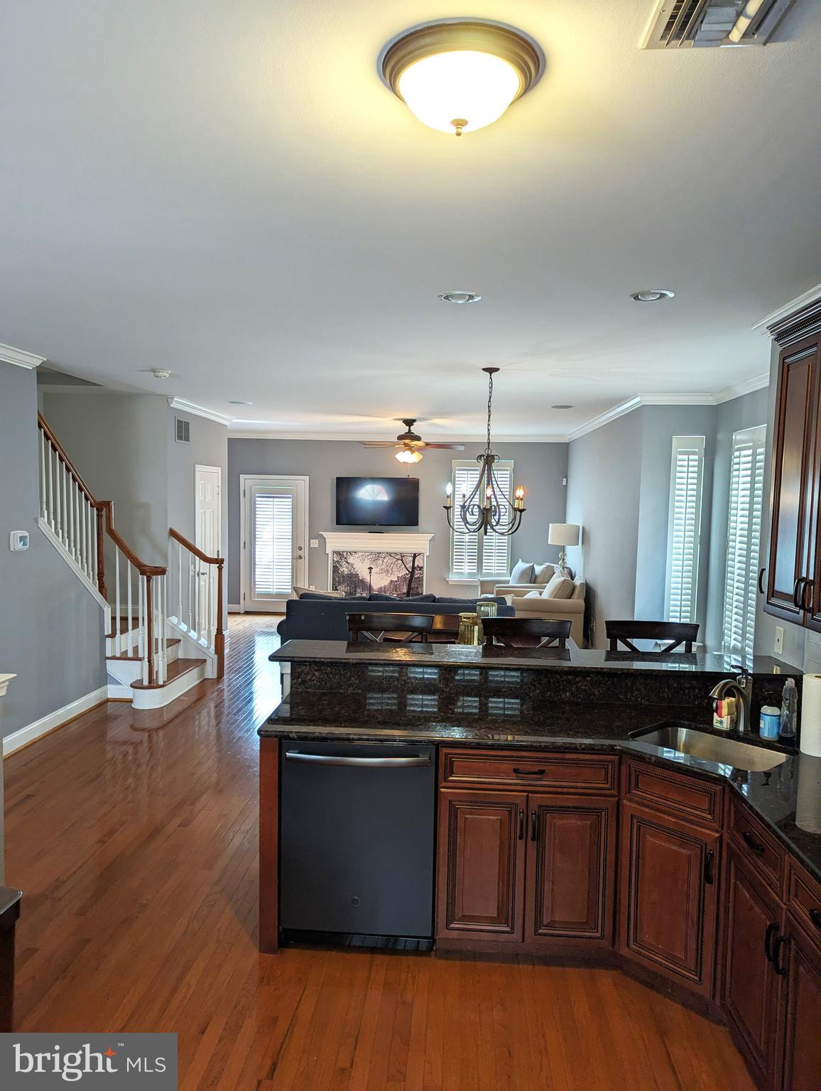 BELLA SQUARE - Residential