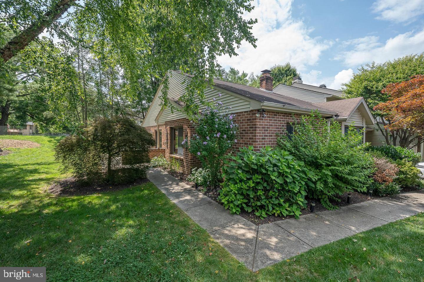 301 HANOVER COURT