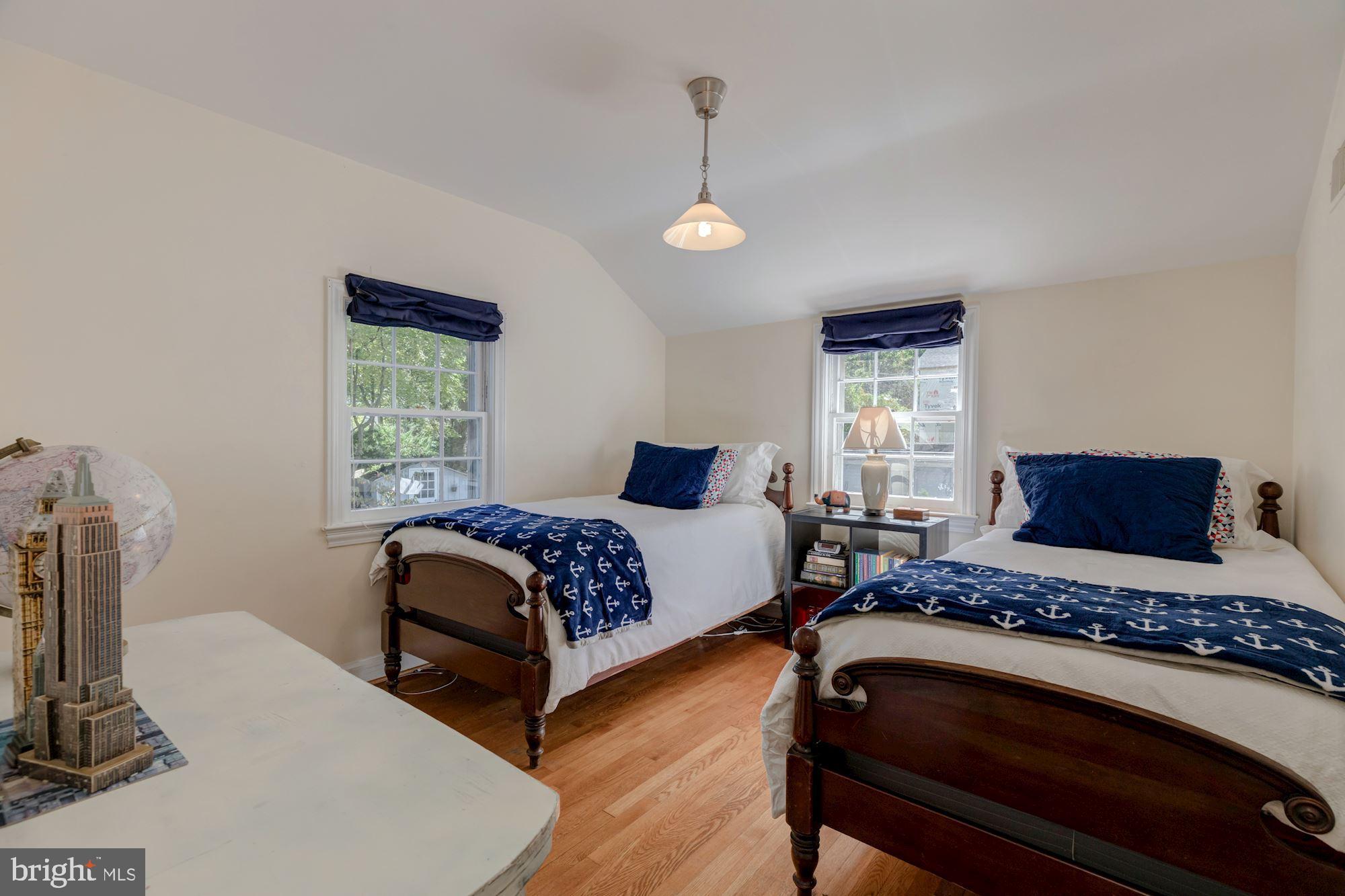 WOODACRES - Residential