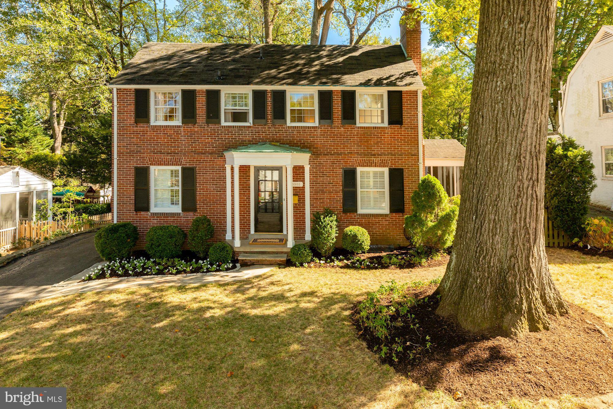 WOODACRES - Residential