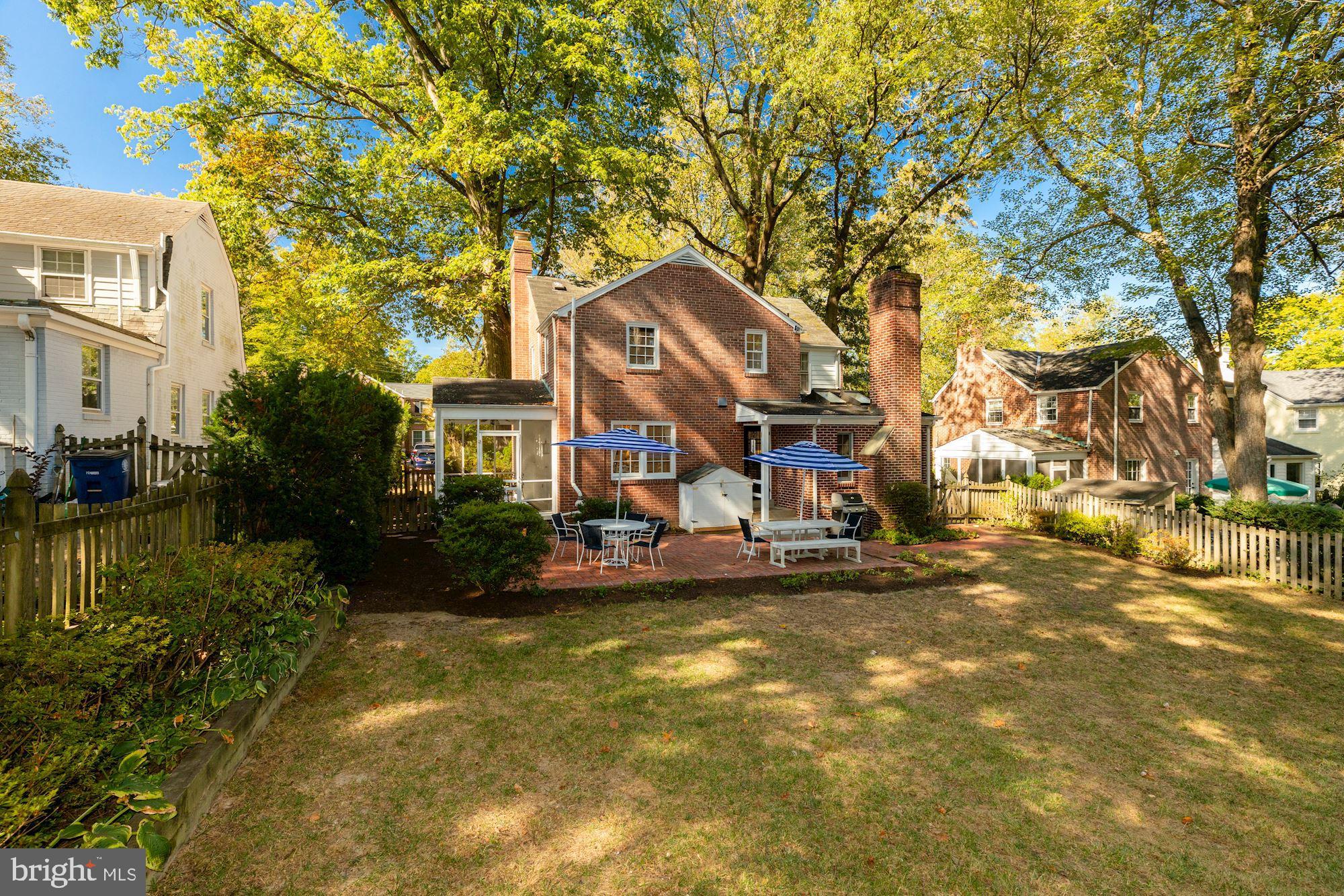 WOODACRES - Residential