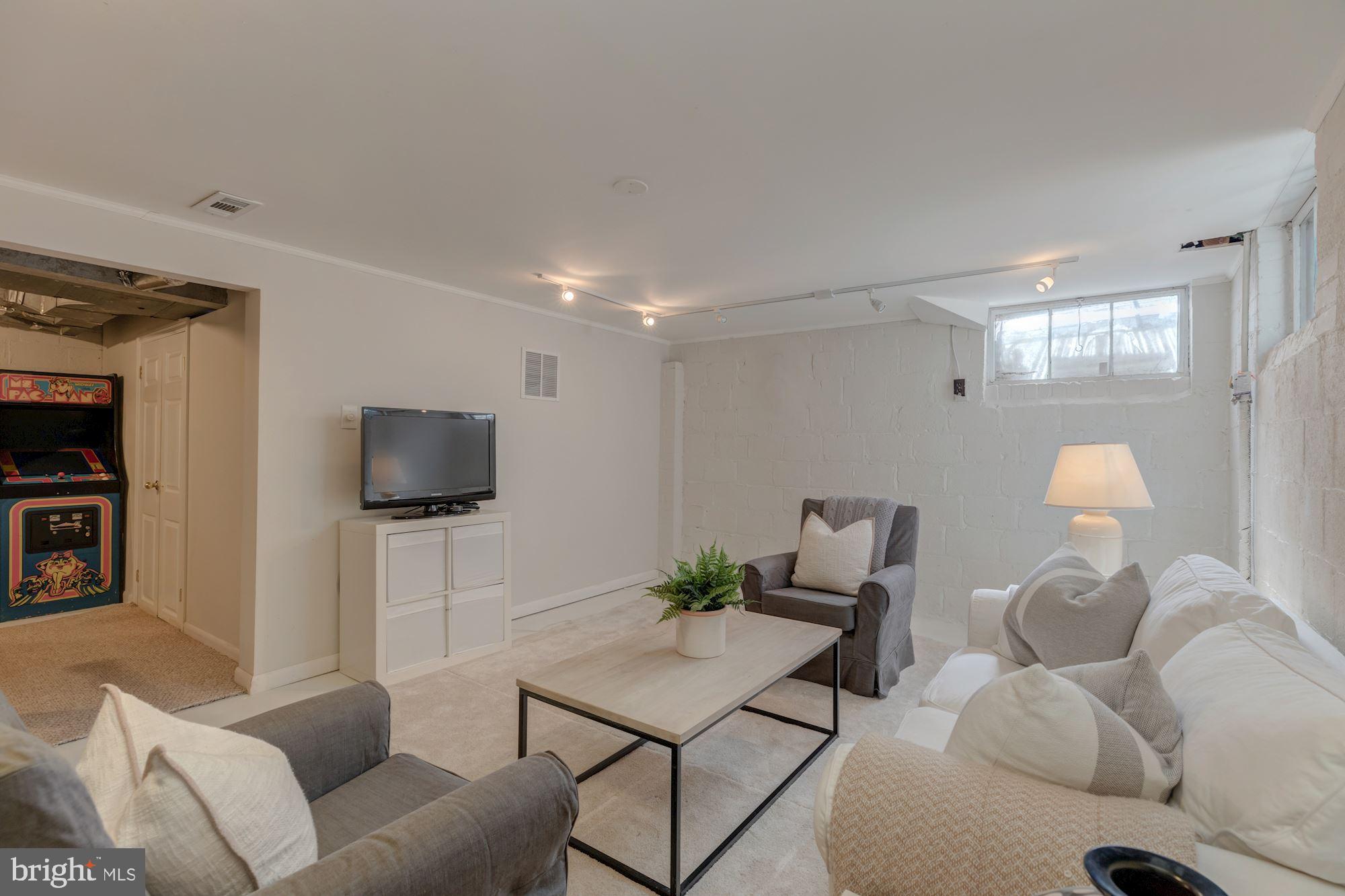 WOODACRES - Residential