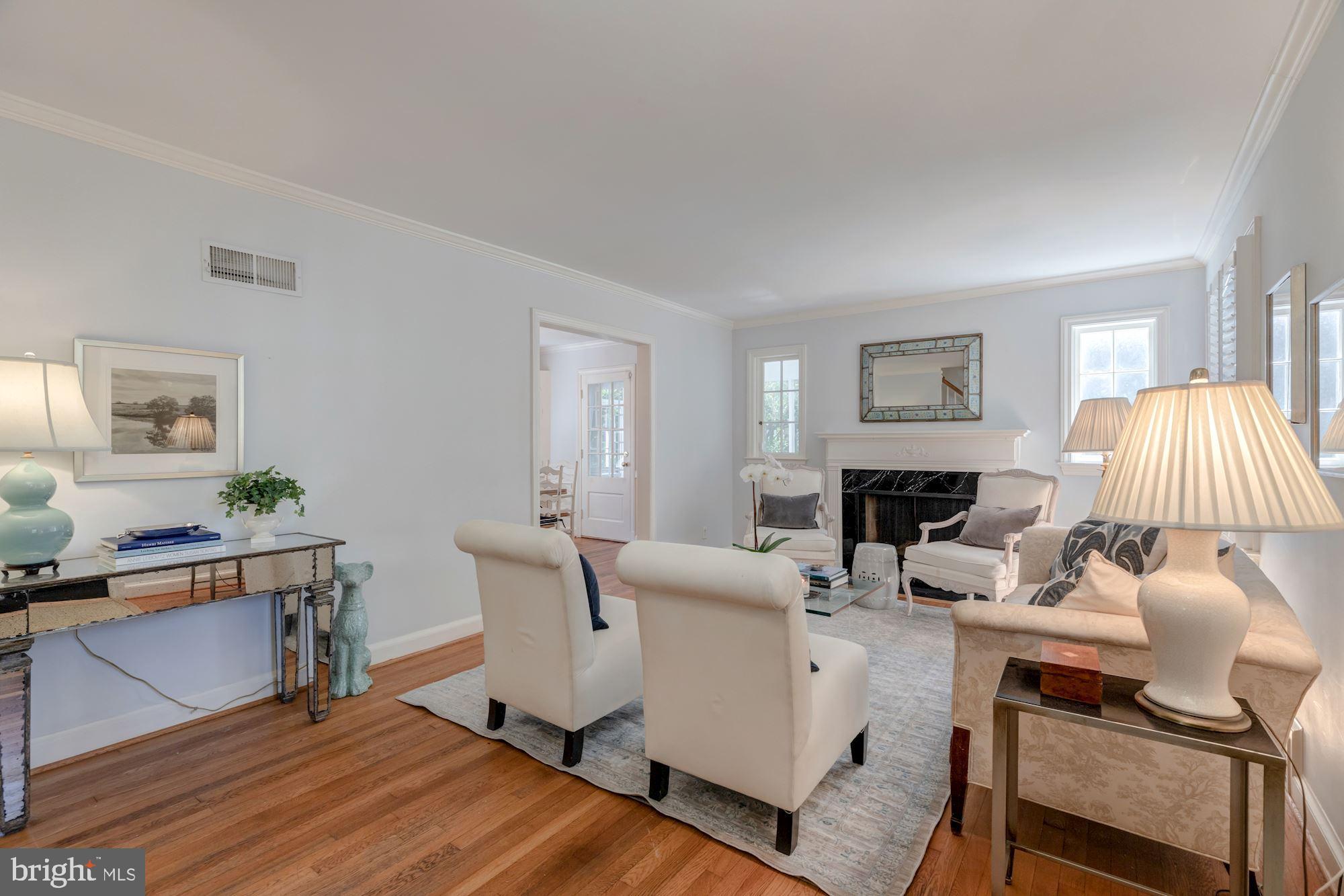 WOODACRES - Residential