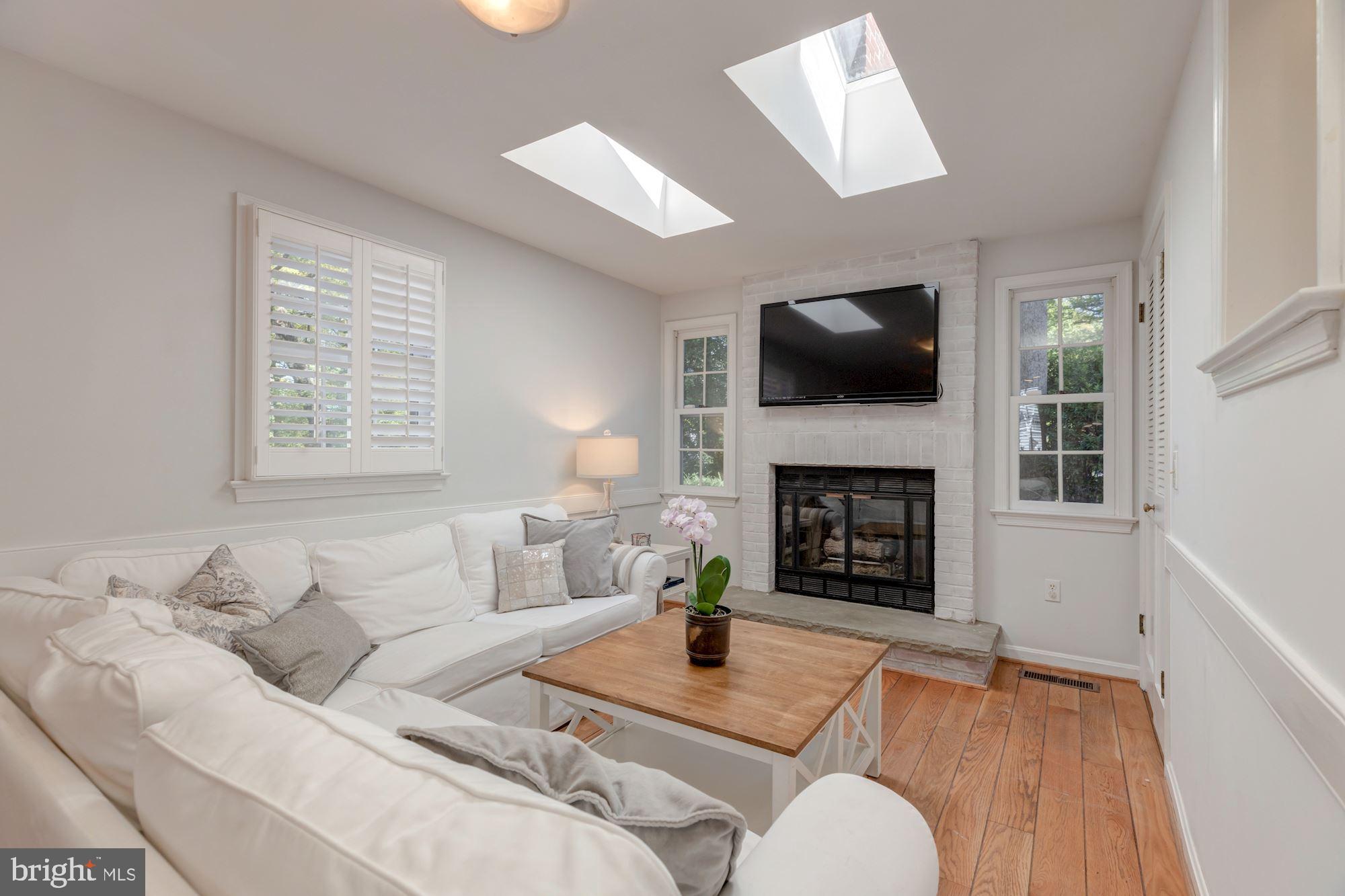 WOODACRES - Residential