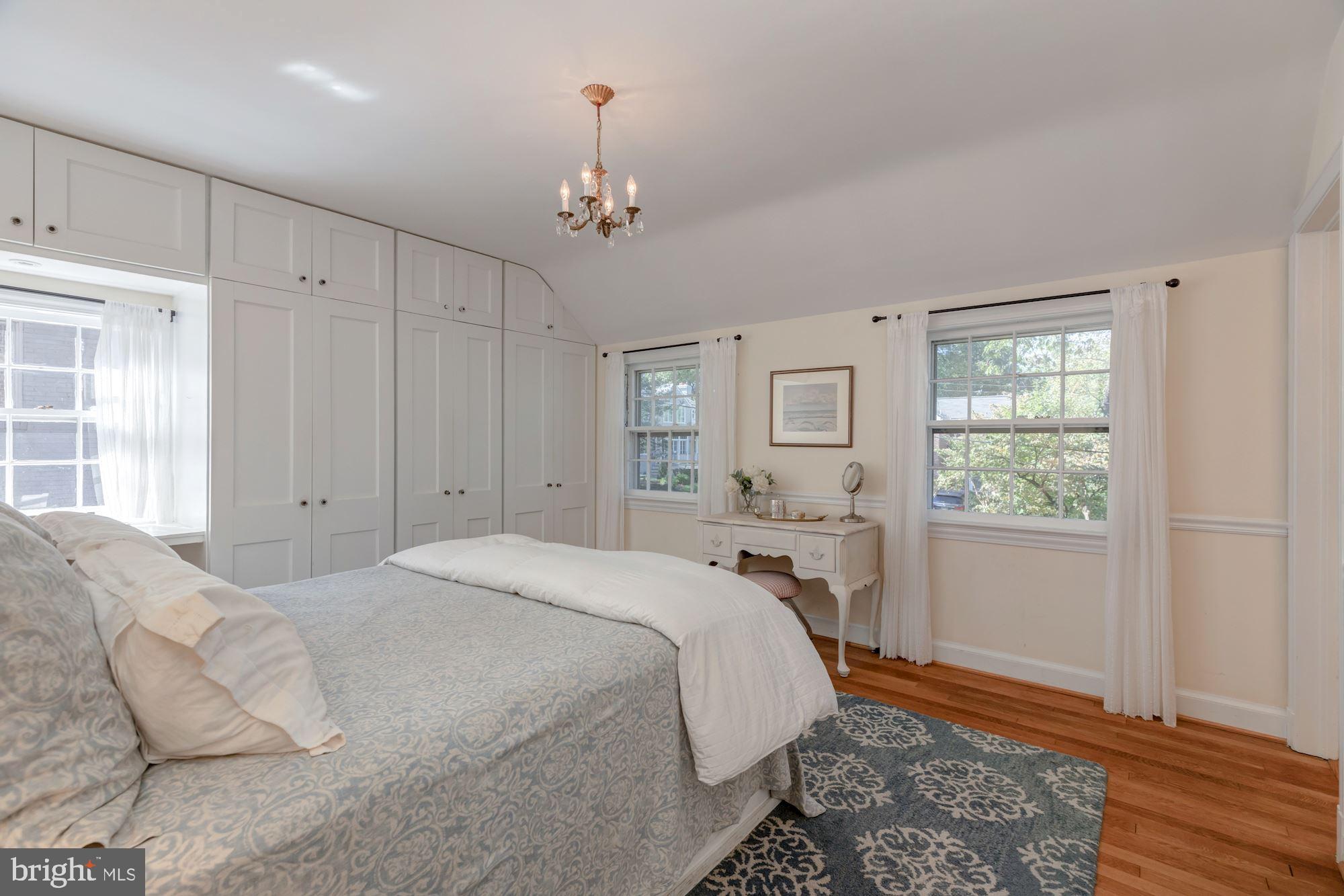 WOODACRES - Residential