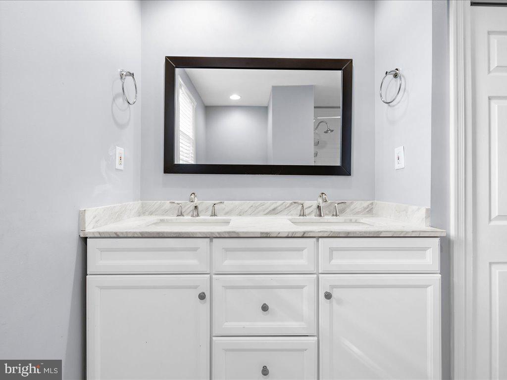 SELBY ON THE BAY - Residential