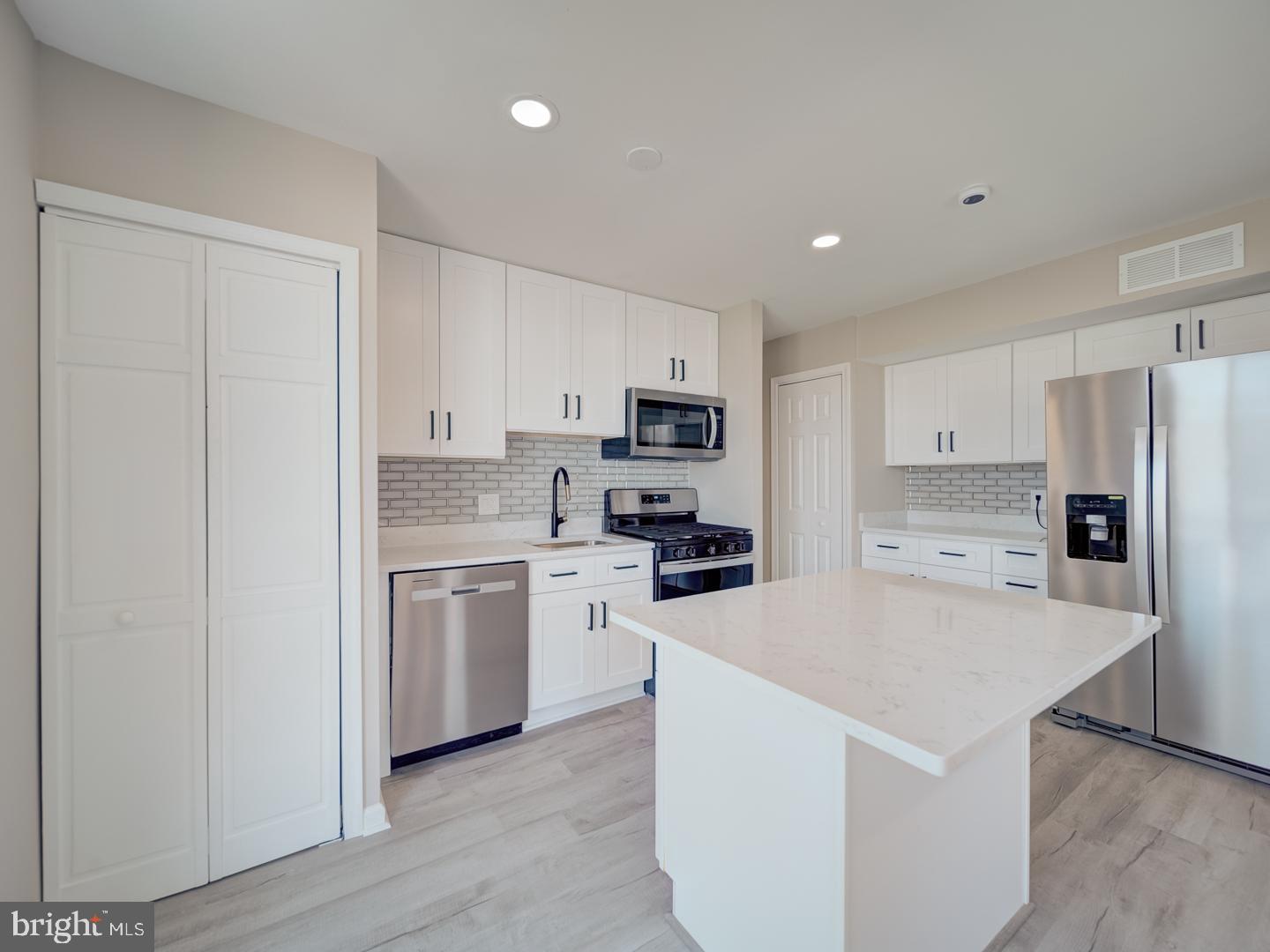 CHELSEA WOODS-PHASE 3> - Residential