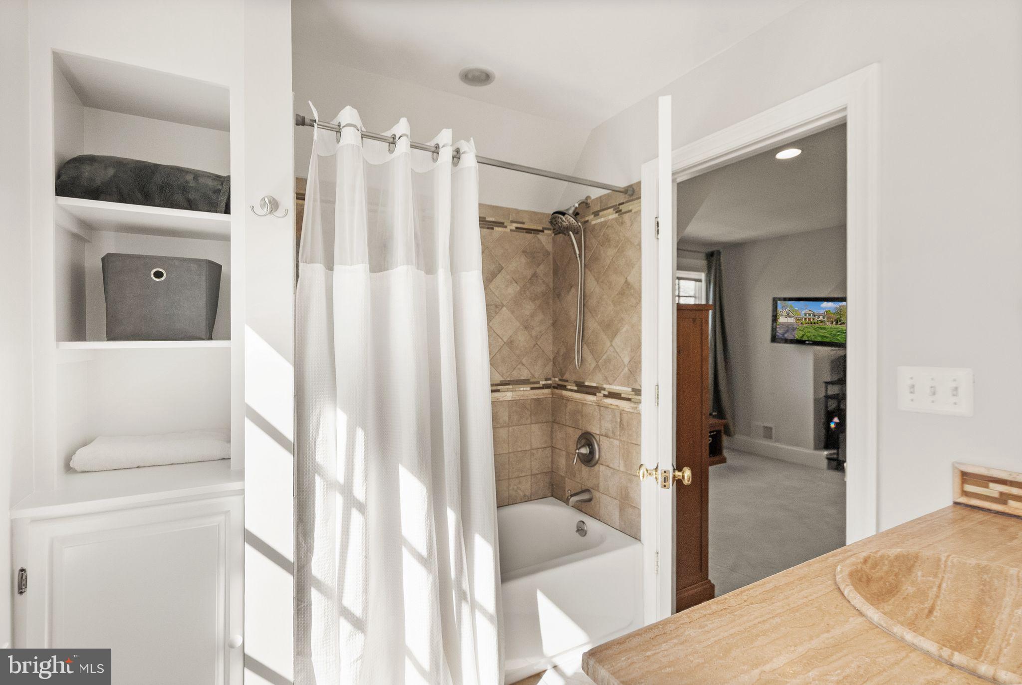 FOXVALE - Residential