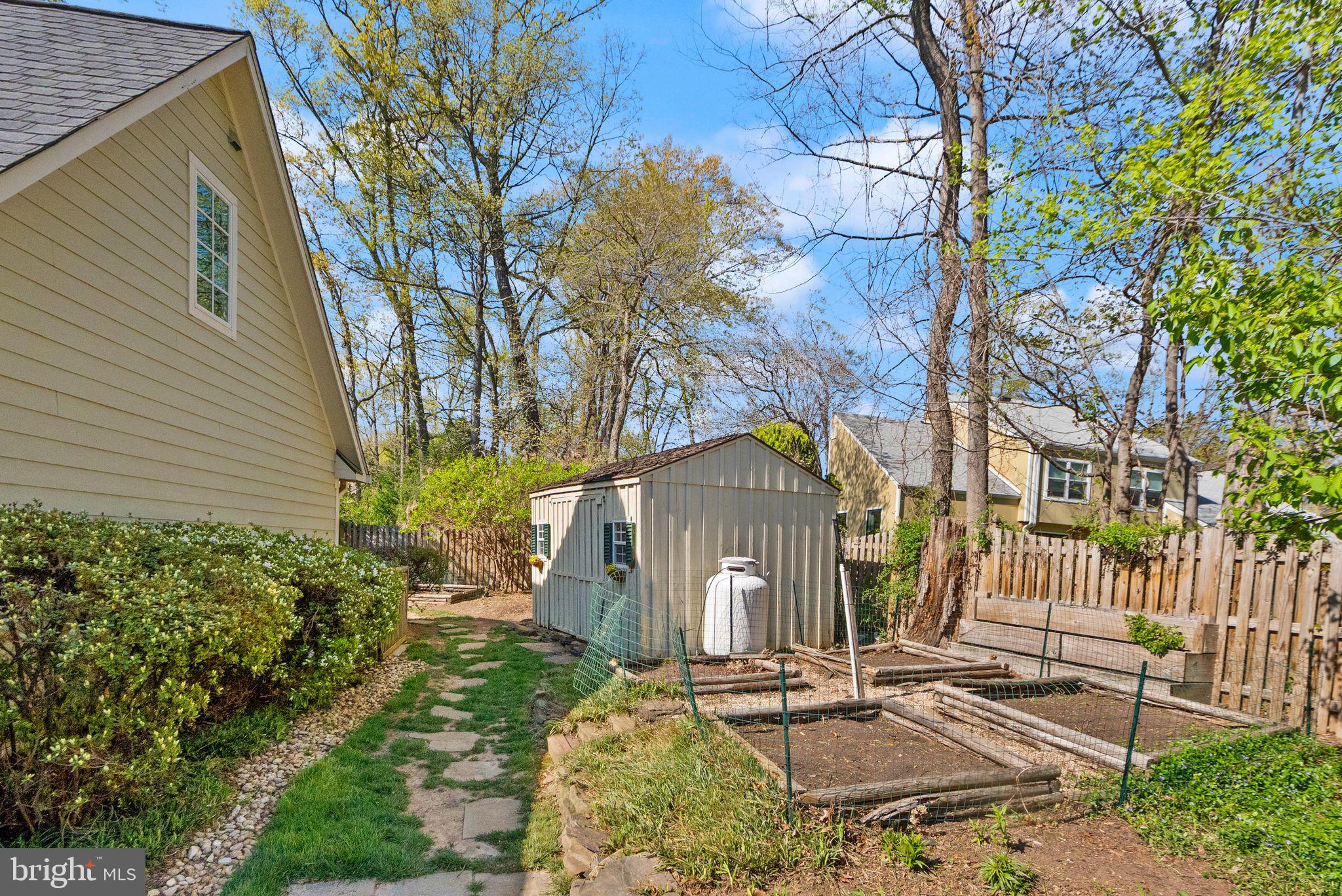 FOXVALE - Residential