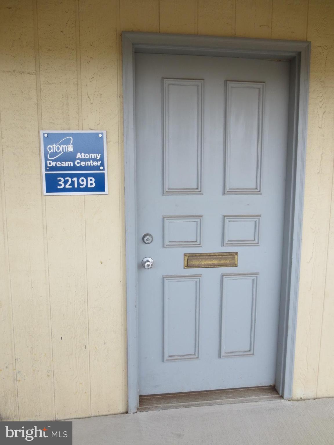 3219 CORPORATE COURT 10B