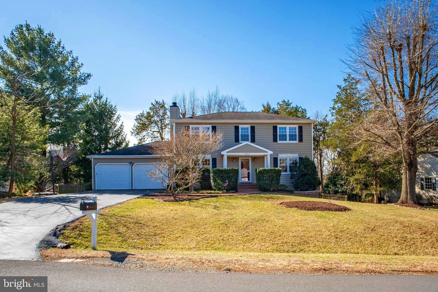 Best Value in LANGLEY SCHOOL DISTRICT!  4 bed single house with 0.5 acre private yard.  Quiet cul-de-sac with walking trail to Sugarland Run Stream Valley Park.  Large deck overlooking beautiful Fully fenced flat back yard. Hardwood floor on main level, upgraded kitchen with maple cabinets and granite countertops.  4 beds 2 full baths on upper level.  Fully finished walk out basement with recreation room, home theatre and full bath .  Close to shopping, Fairfax County park Way and IAD airport.