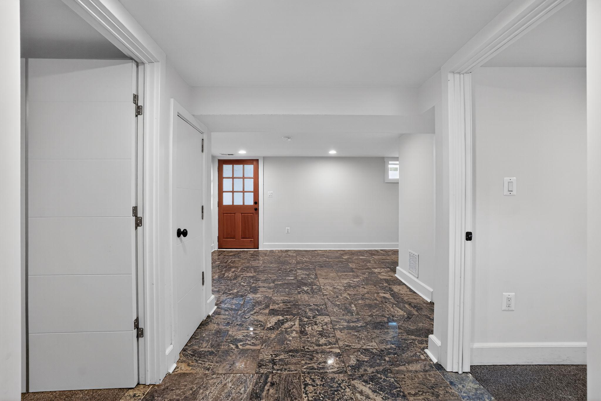 UNIVERSITY GARDENS - Residential