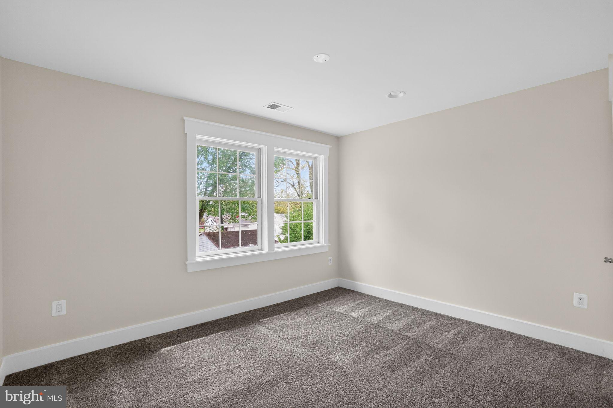 UNIVERSITY GARDENS - Residential