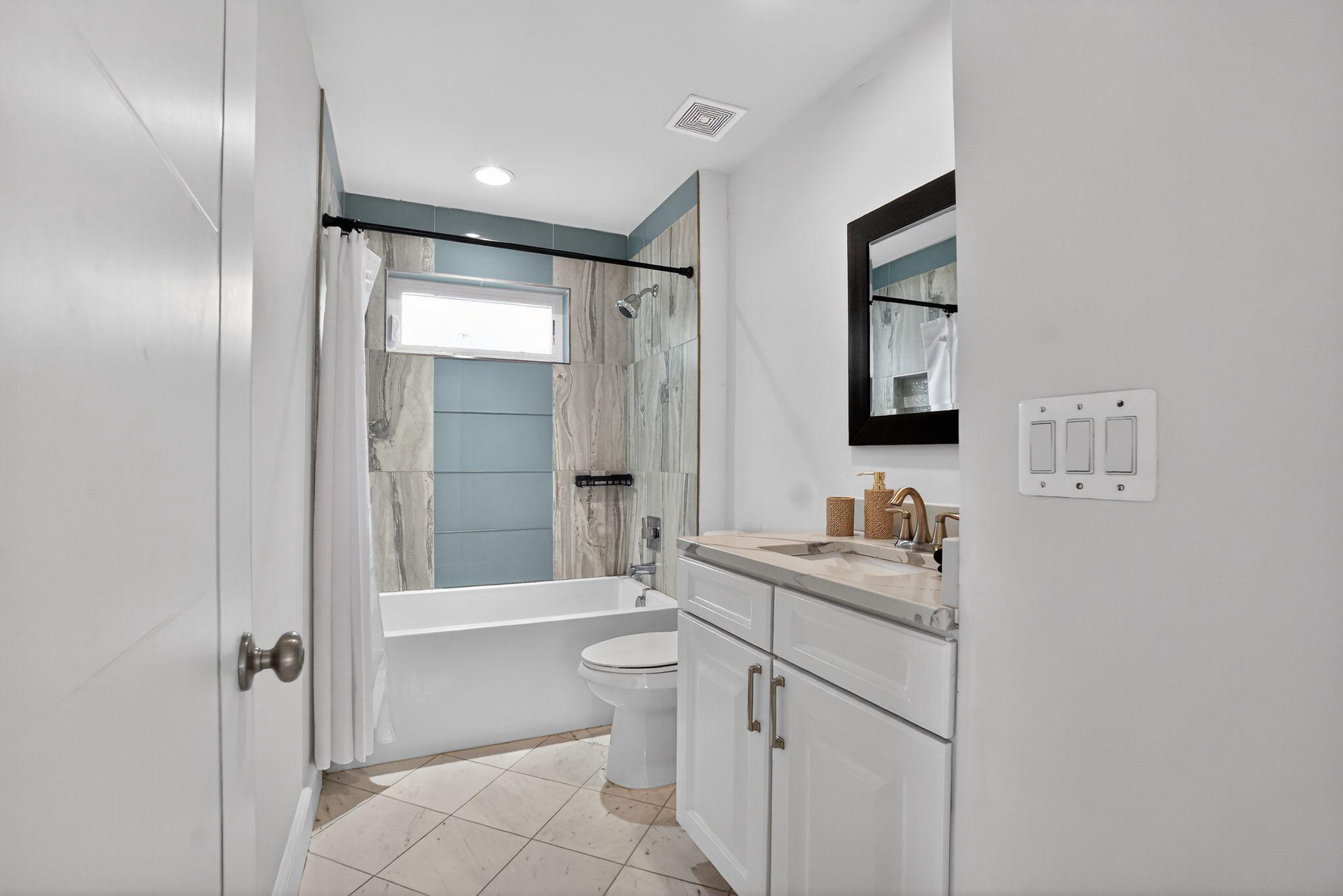 UNIVERSITY GARDENS - Residential