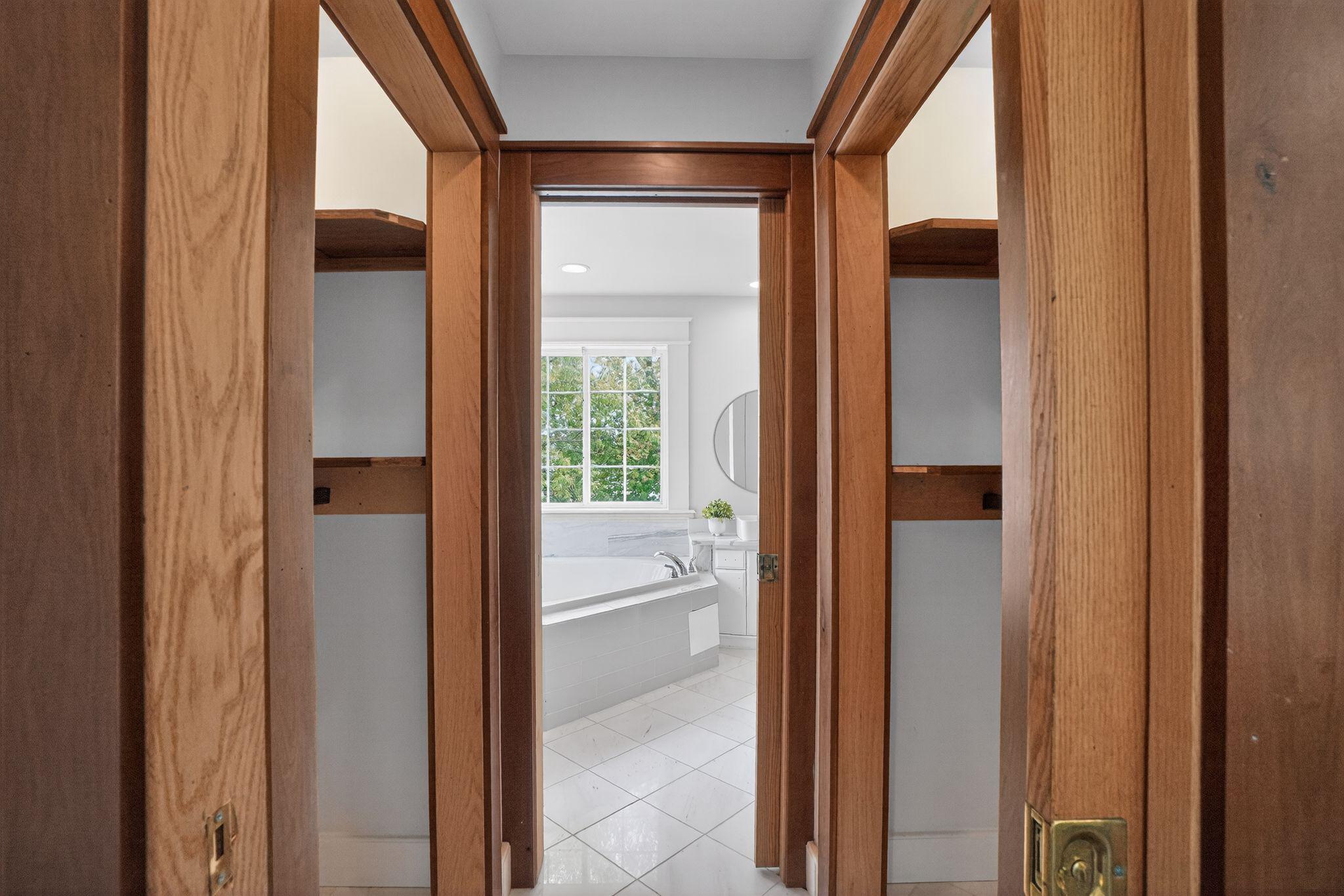 UNIVERSITY GARDENS - Residential