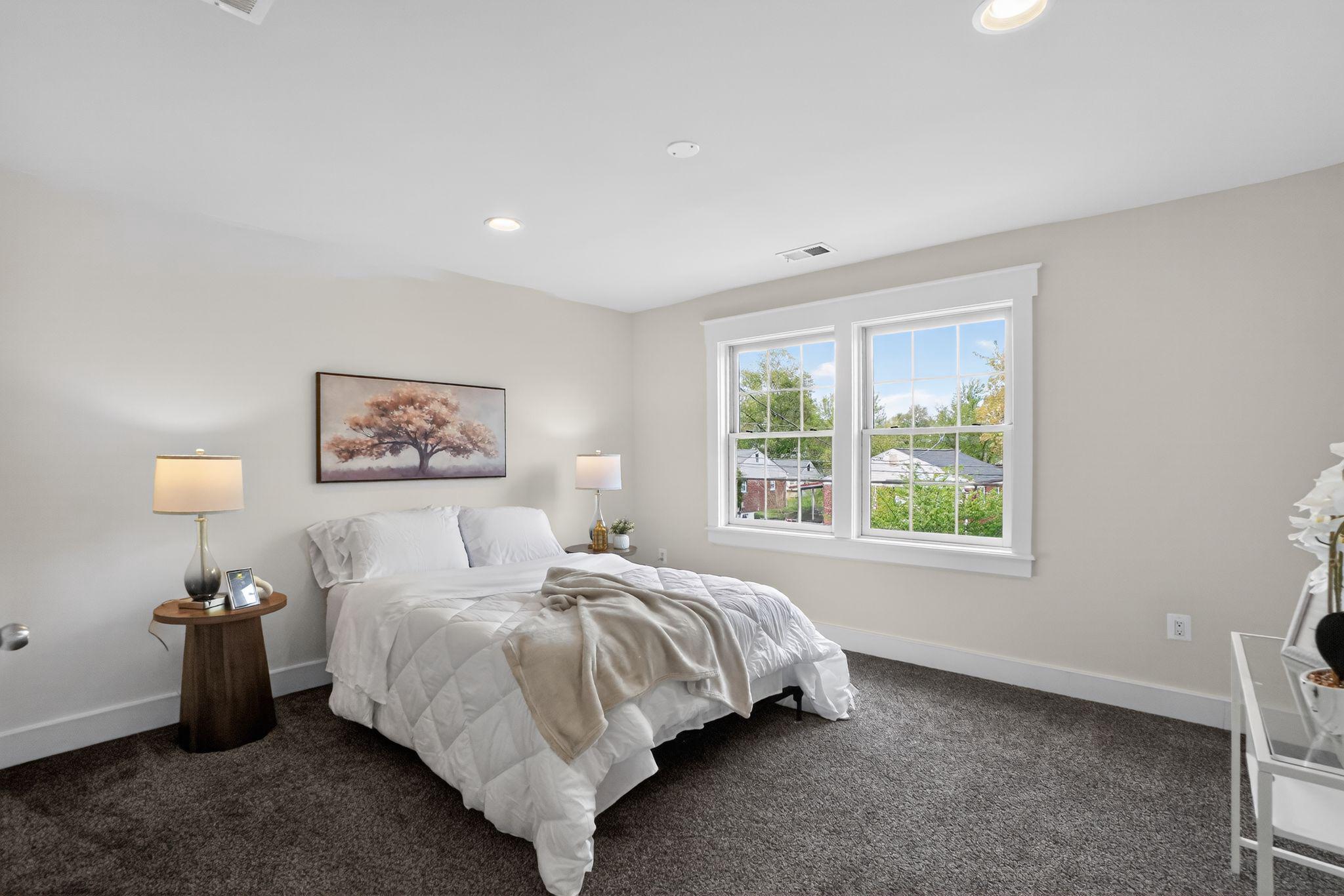 UNIVERSITY GARDENS - Residential